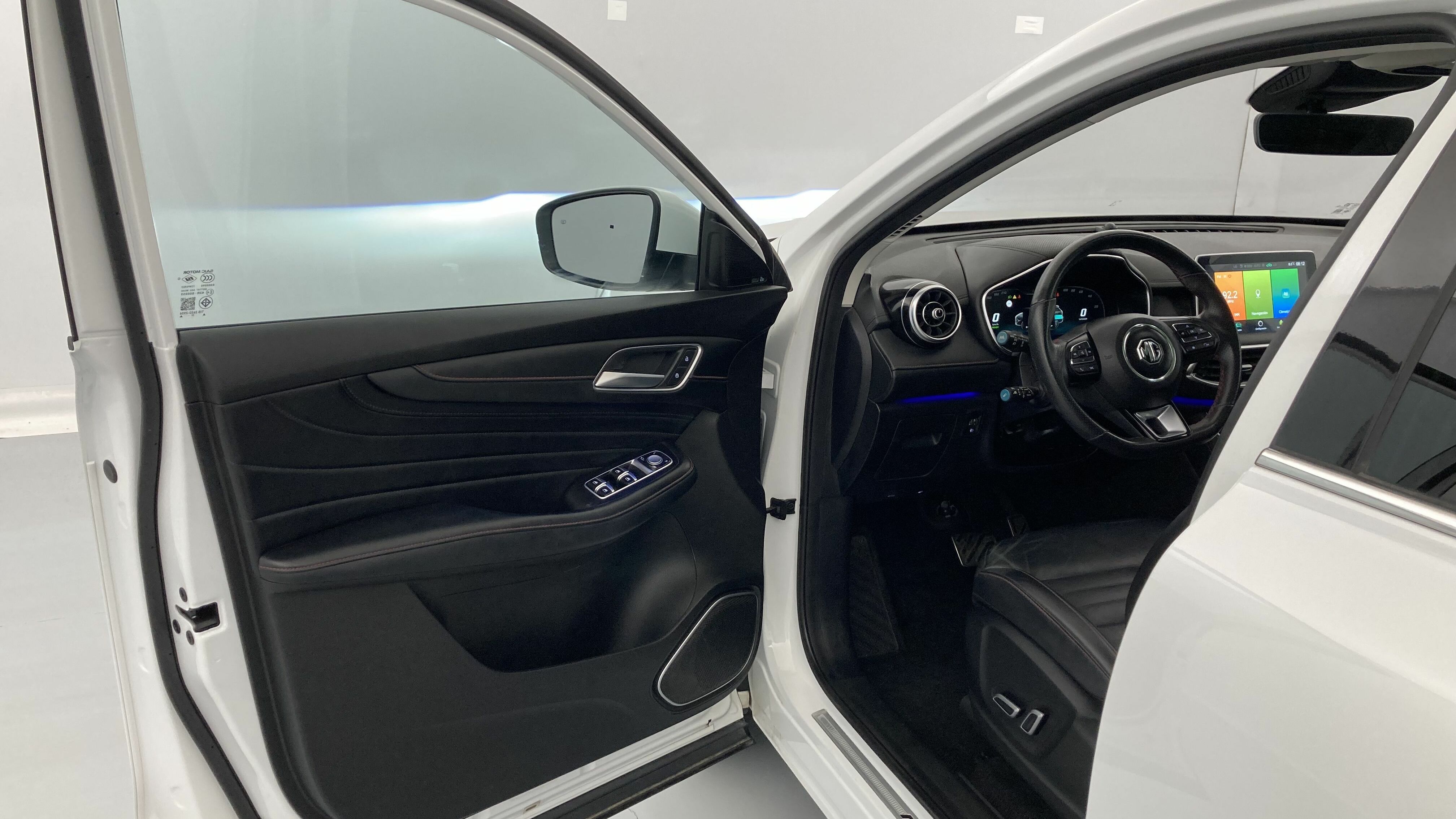 mg ehs phev luxury 1.5 T-GDI 258 PHEV 2023 dover white 13