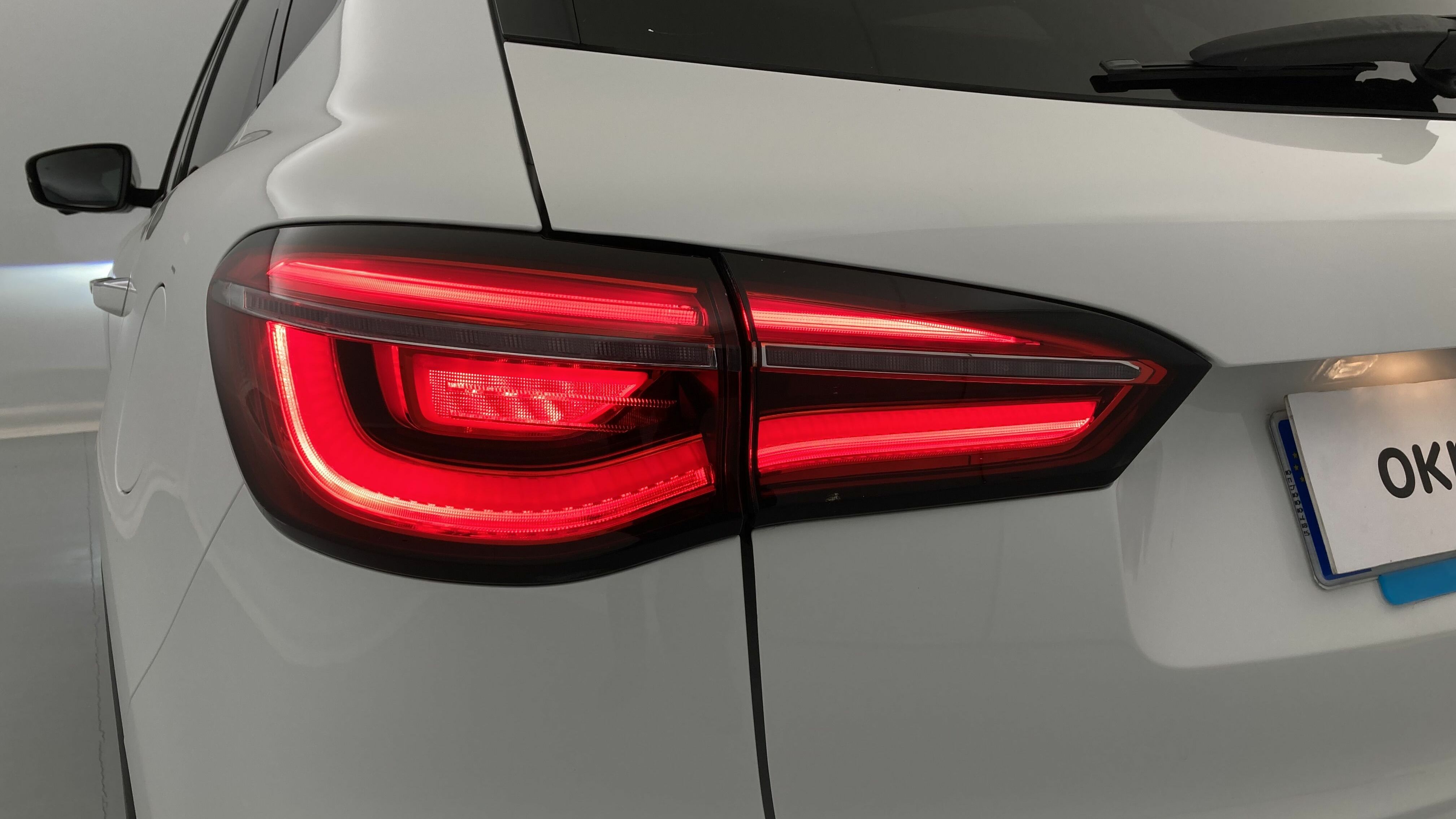 mg ehs phev luxury 1.5 T-GDI 258 PHEV 2023 dover white 30