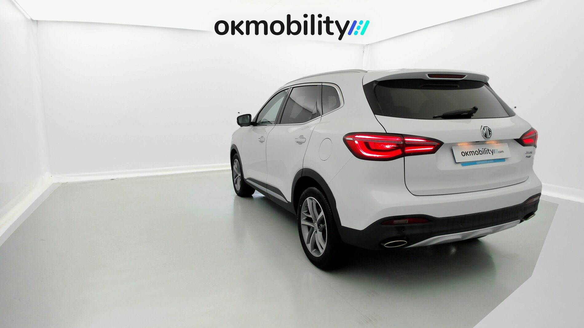 mg ehs phev luxury 1.5 T-GDI 258 PHEV 2023 dover white 9