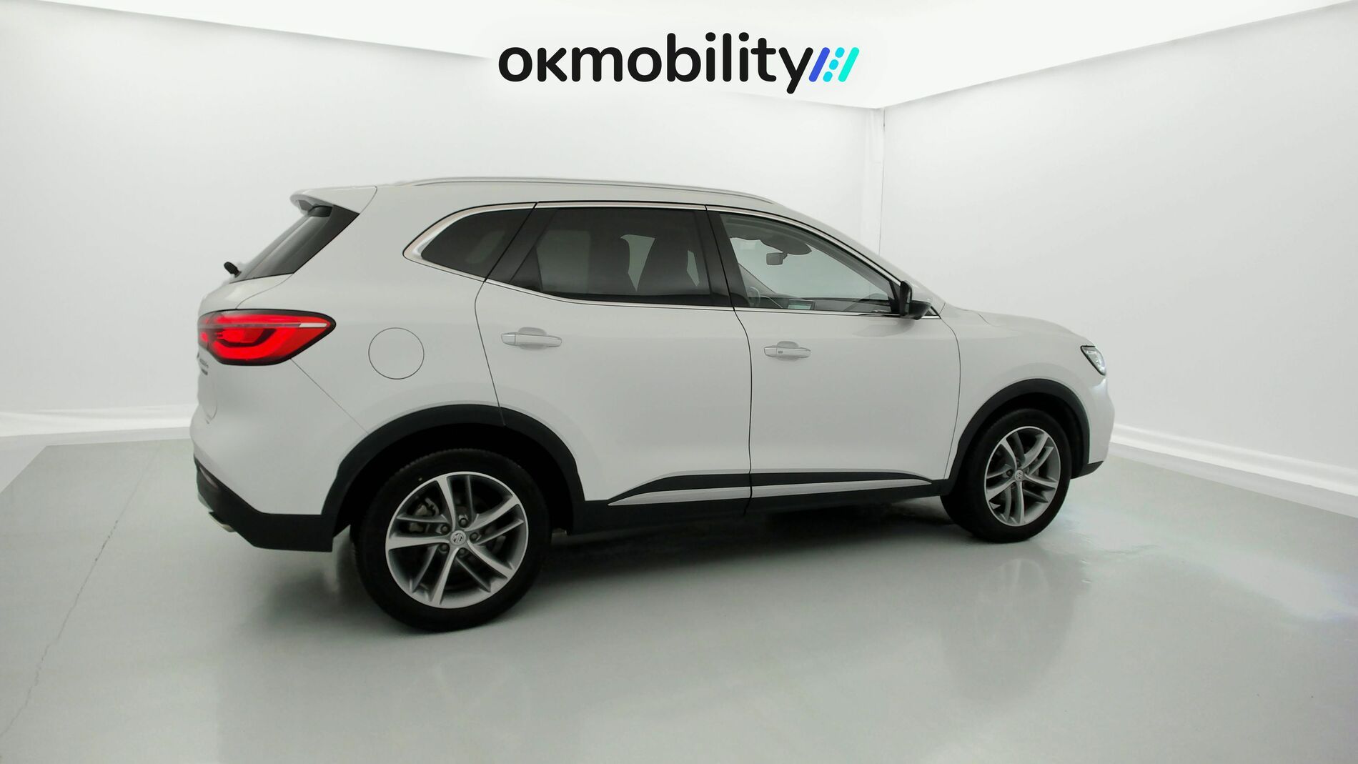 mg ehs phev luxury 1.5 T-GDI 258 PHEV 2023 dover white 12