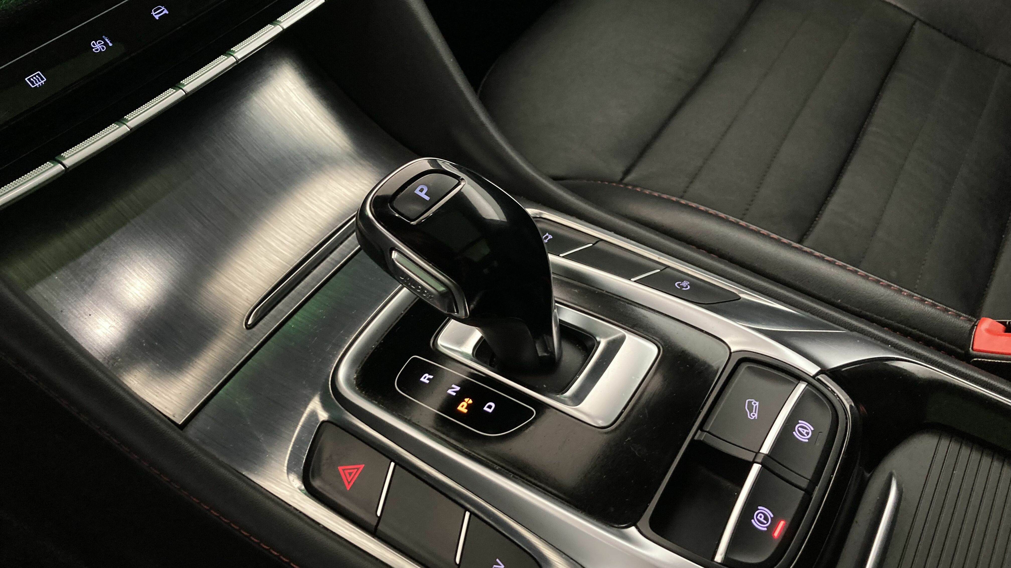 mg ehs phev luxury 1.5 T-GDI 258 PHEV 2023 bleak pearl 19