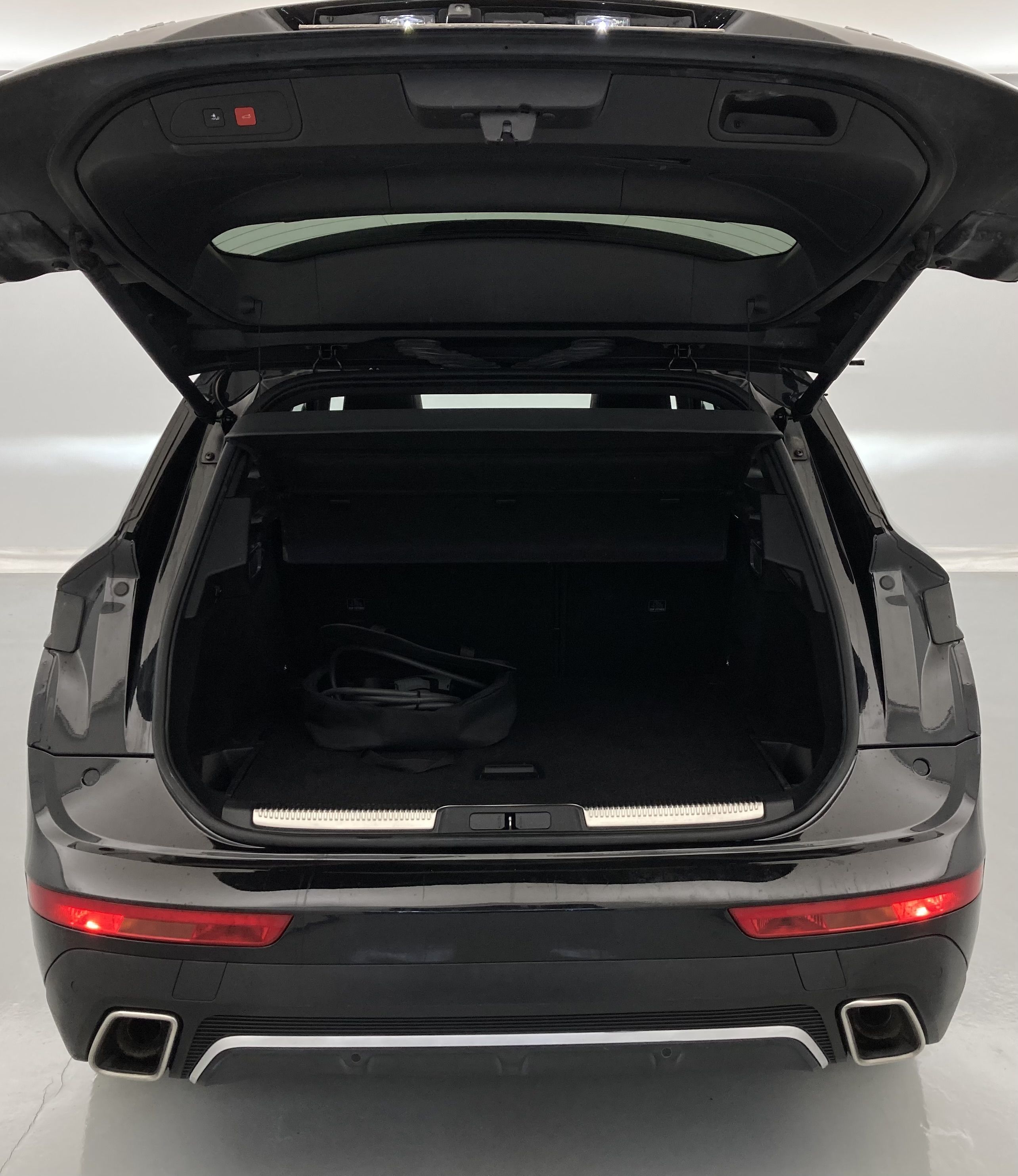 ds ds7 crossback performance line + E-TENSE 300 CA 2021 negro perla 31