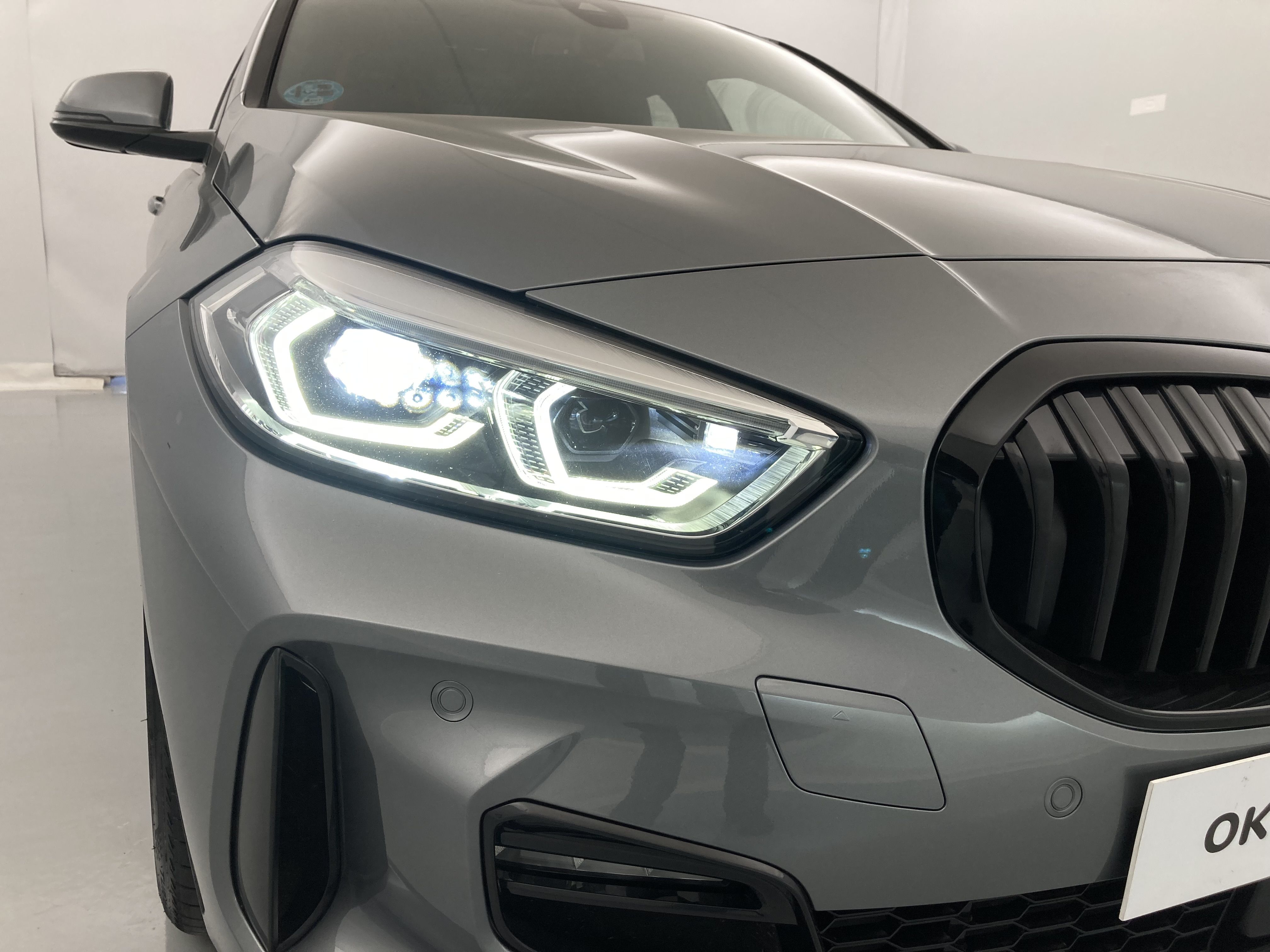 bmw serie 1 m sport colorvision 118I 136 STEPTRONIC 2024 skyscraper grau 15