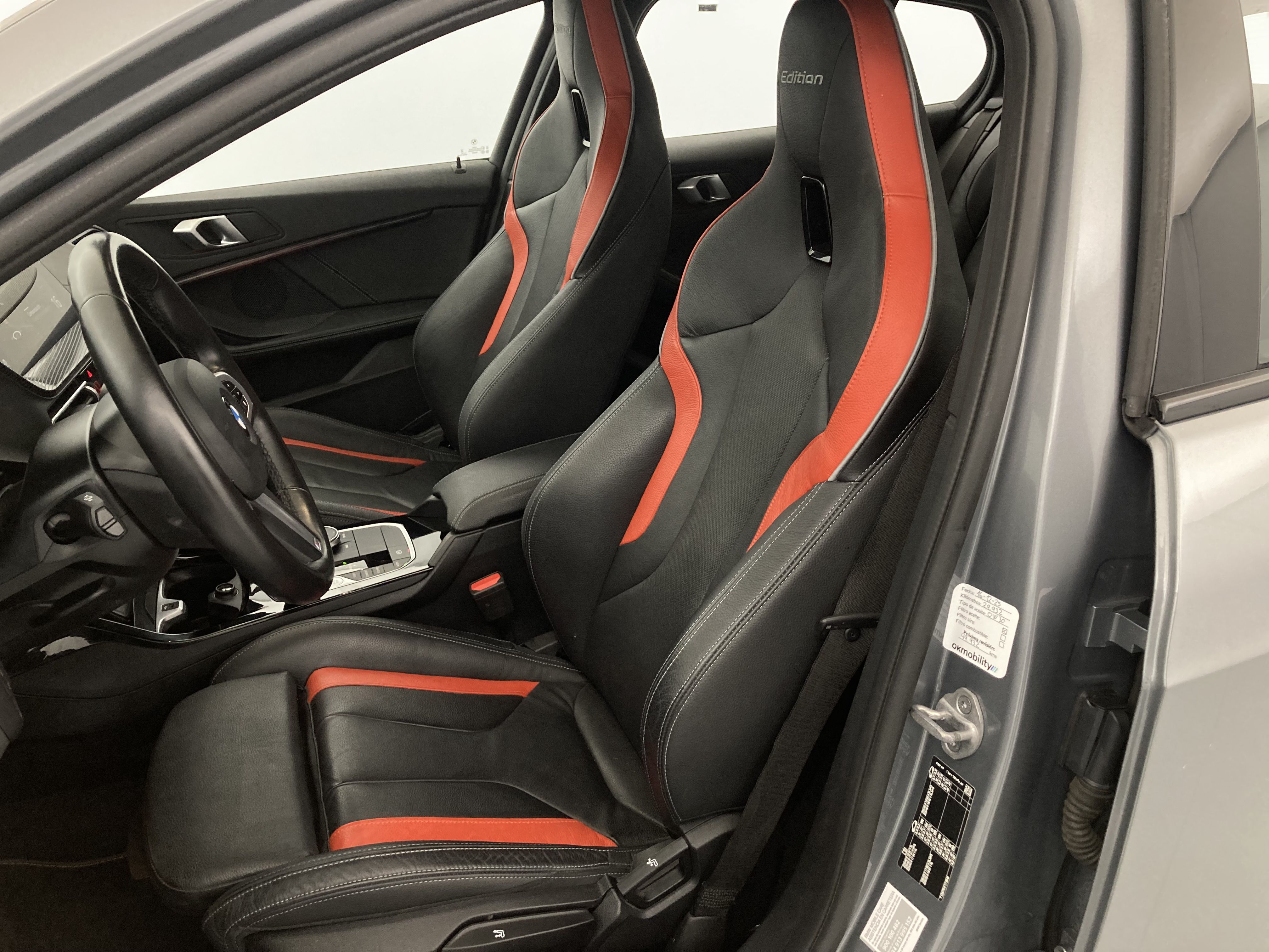 bmw serie 1 m sport colorvision 118I 136 STEPTRONIC 2024 skyscraper grau 18