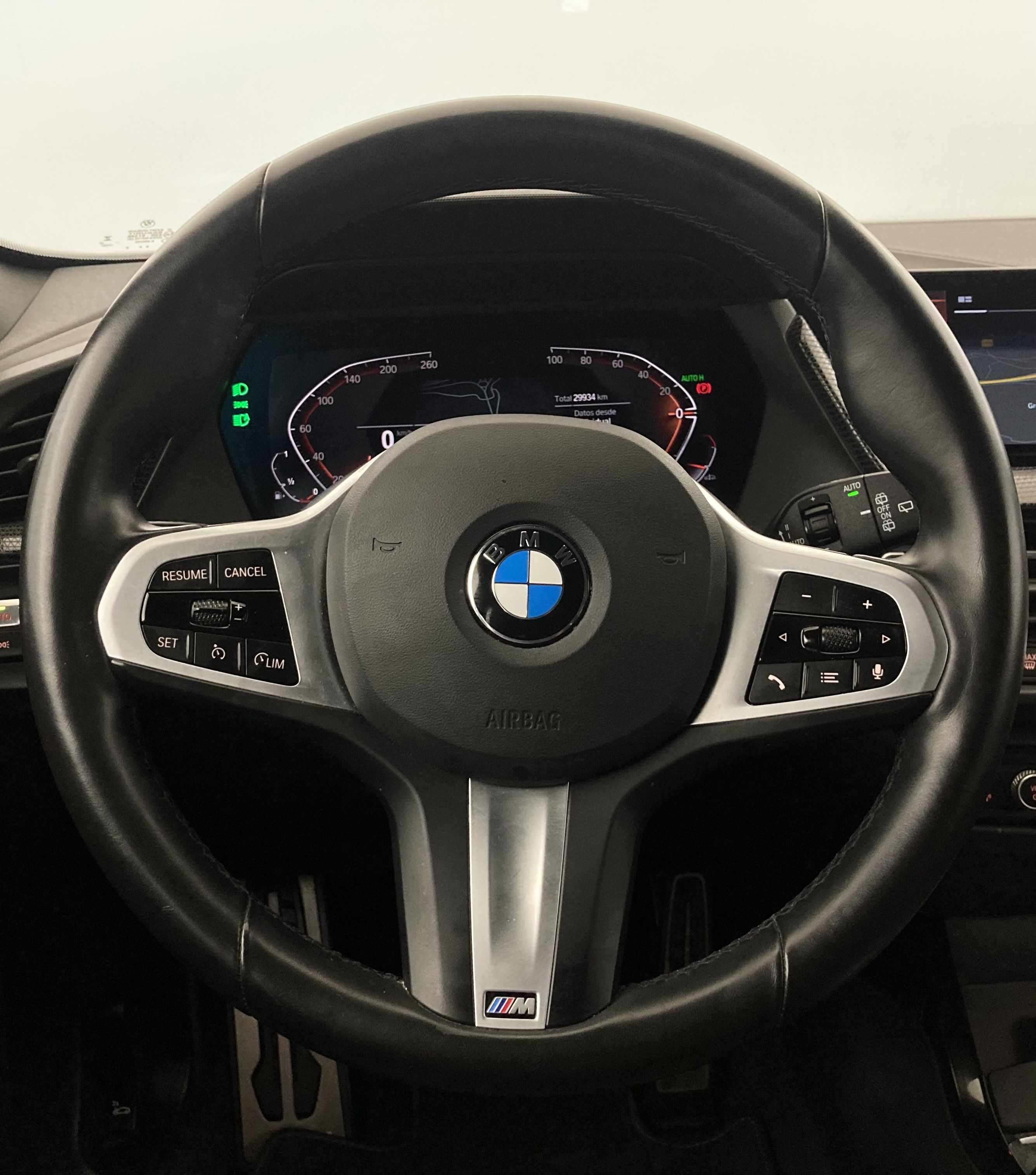 bmw serie 1 m sport colorvision 118I 136 STEPTRONIC 2024 skyscraper grau 21