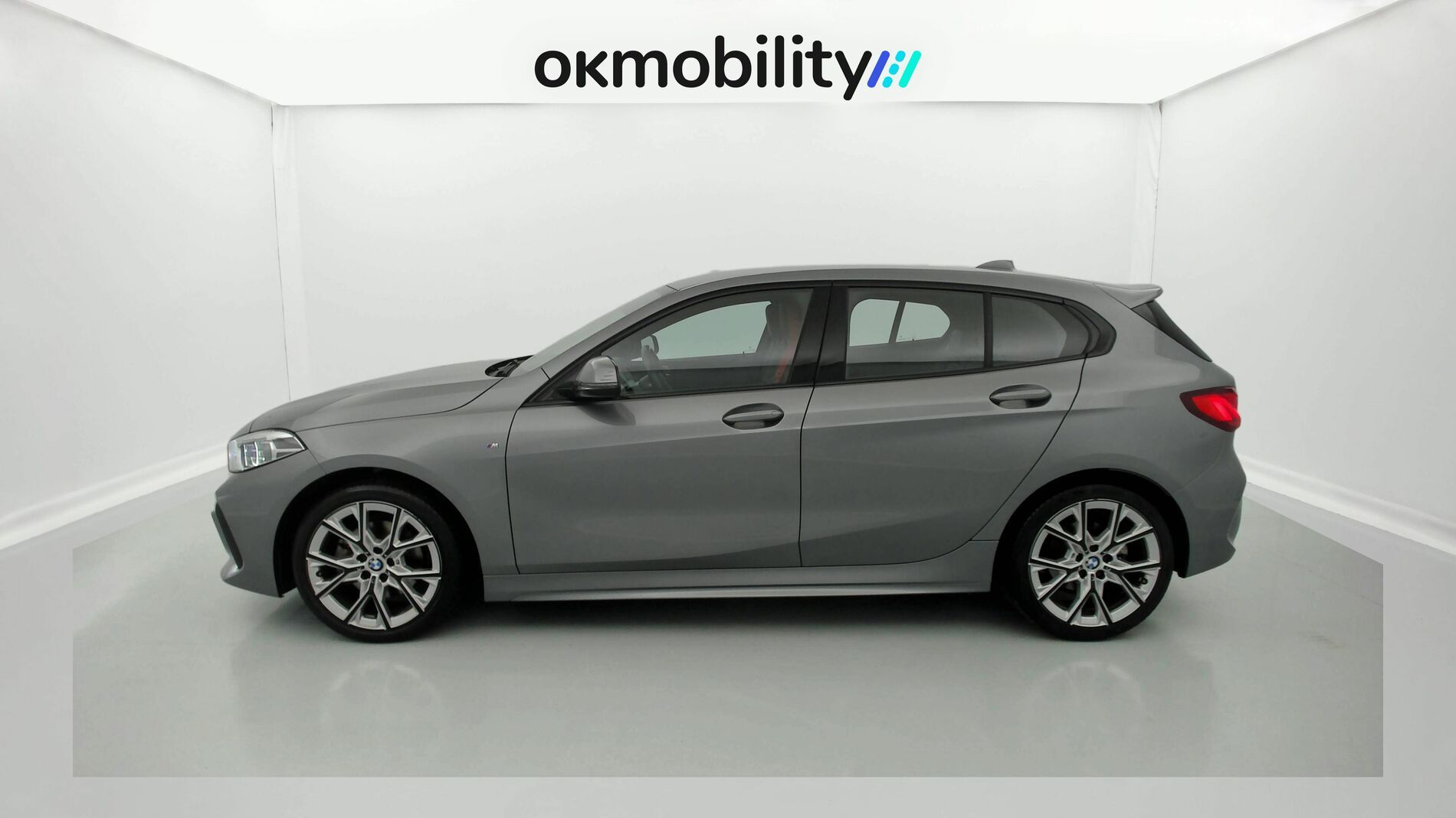 bmw serie 1 m sport colorvision 118I 136 STEPTRONIC 2024 skyscraper grau 7