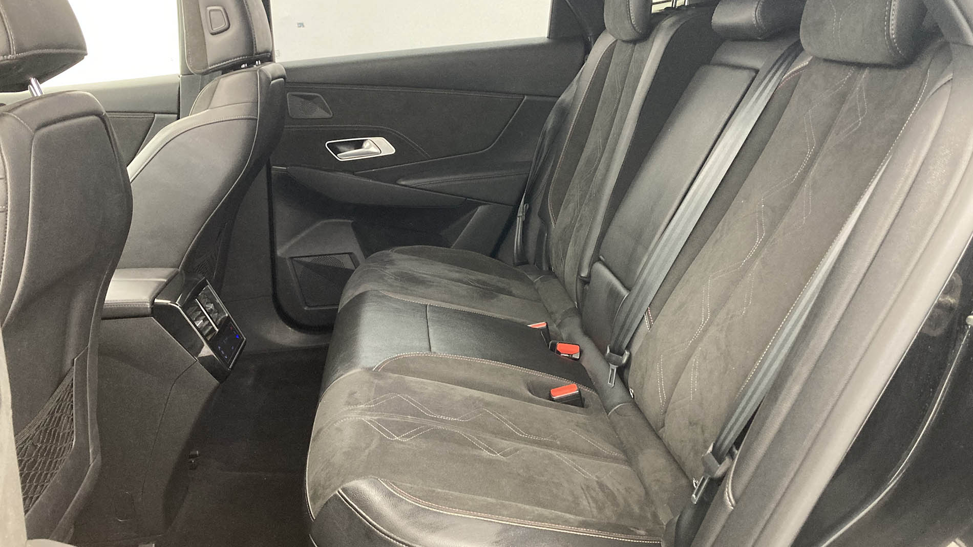 ds ds7 crossback performance line + E-TENSE 300 CA 2021 negro perla 20