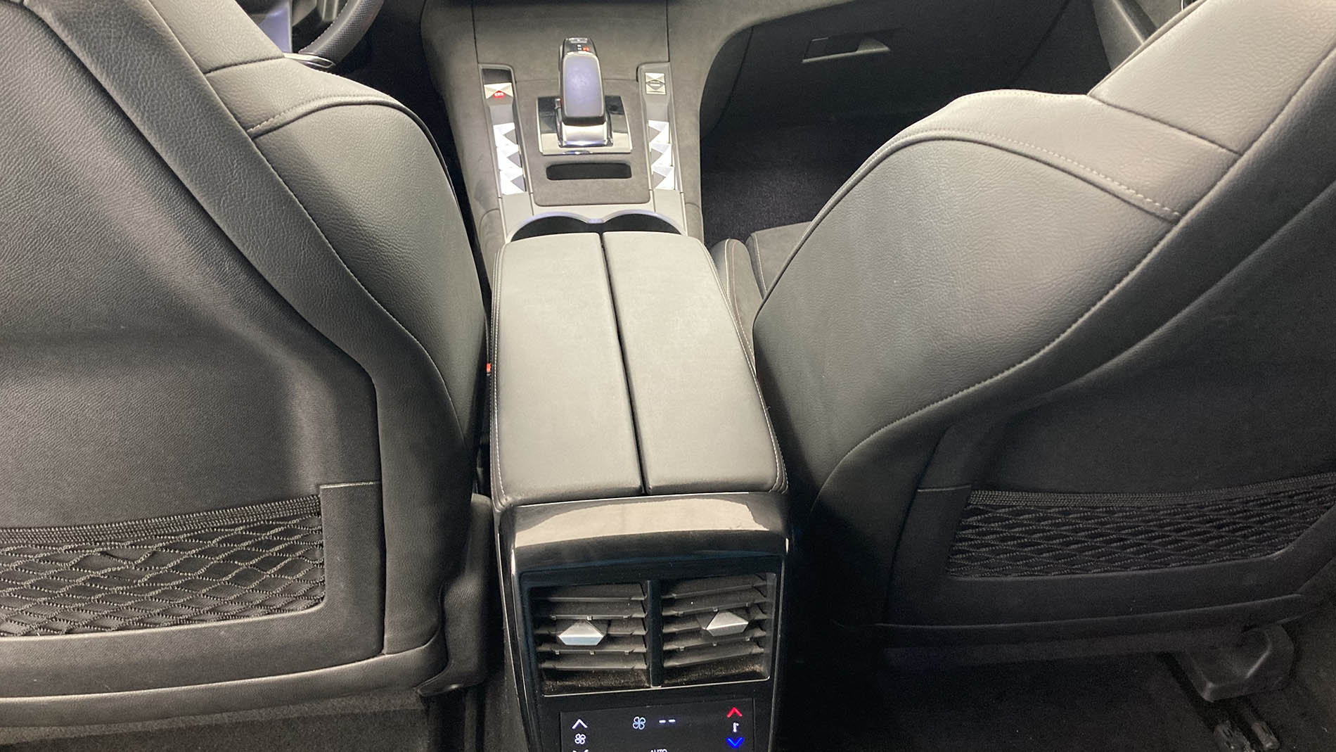 ds ds7 crossback performance line + E-TENSE 300 CA 2021 negro perla 21