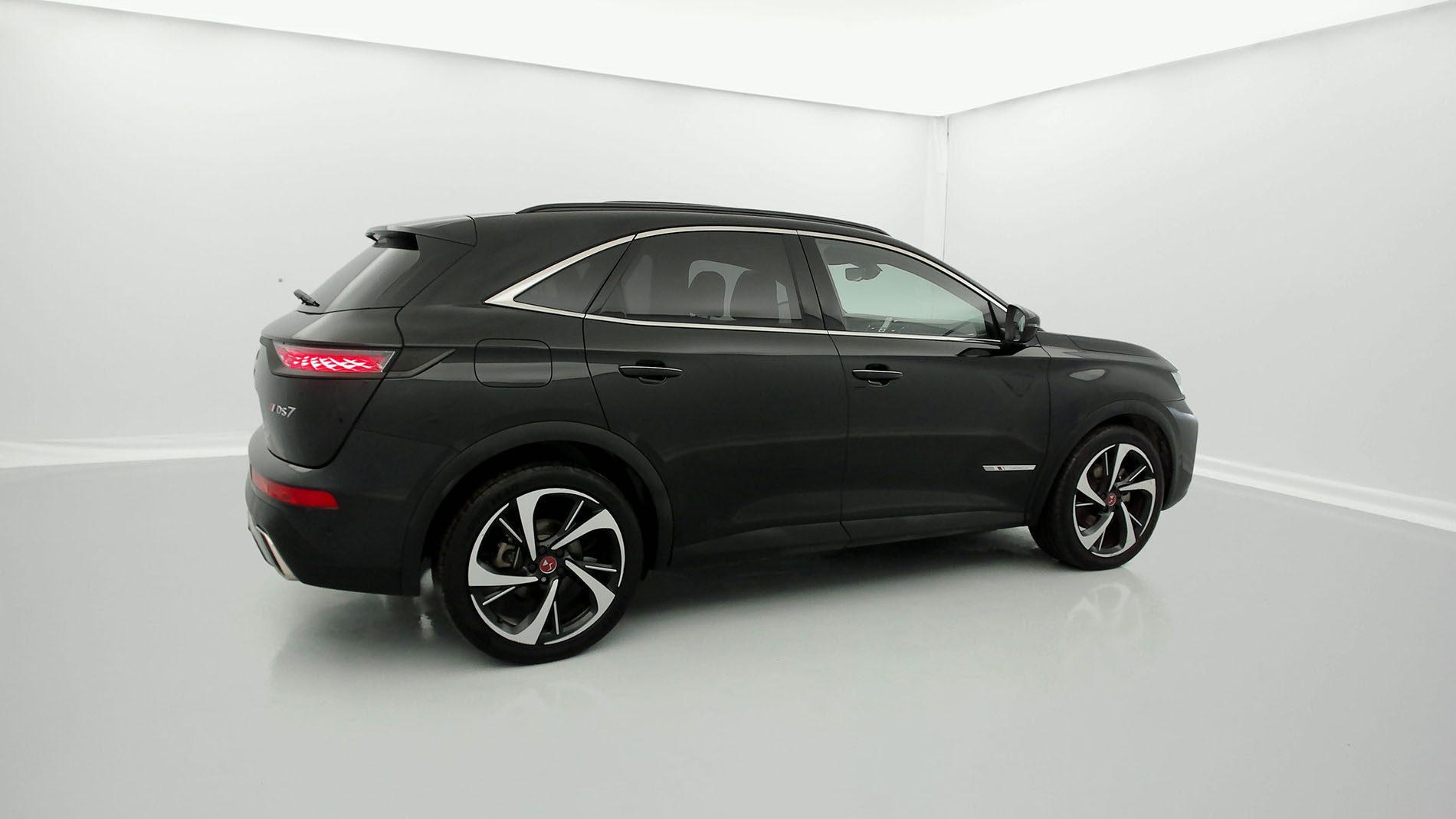 ds ds7 crossback performance line + E-TENSE 300 CA 2021 negro perla 12