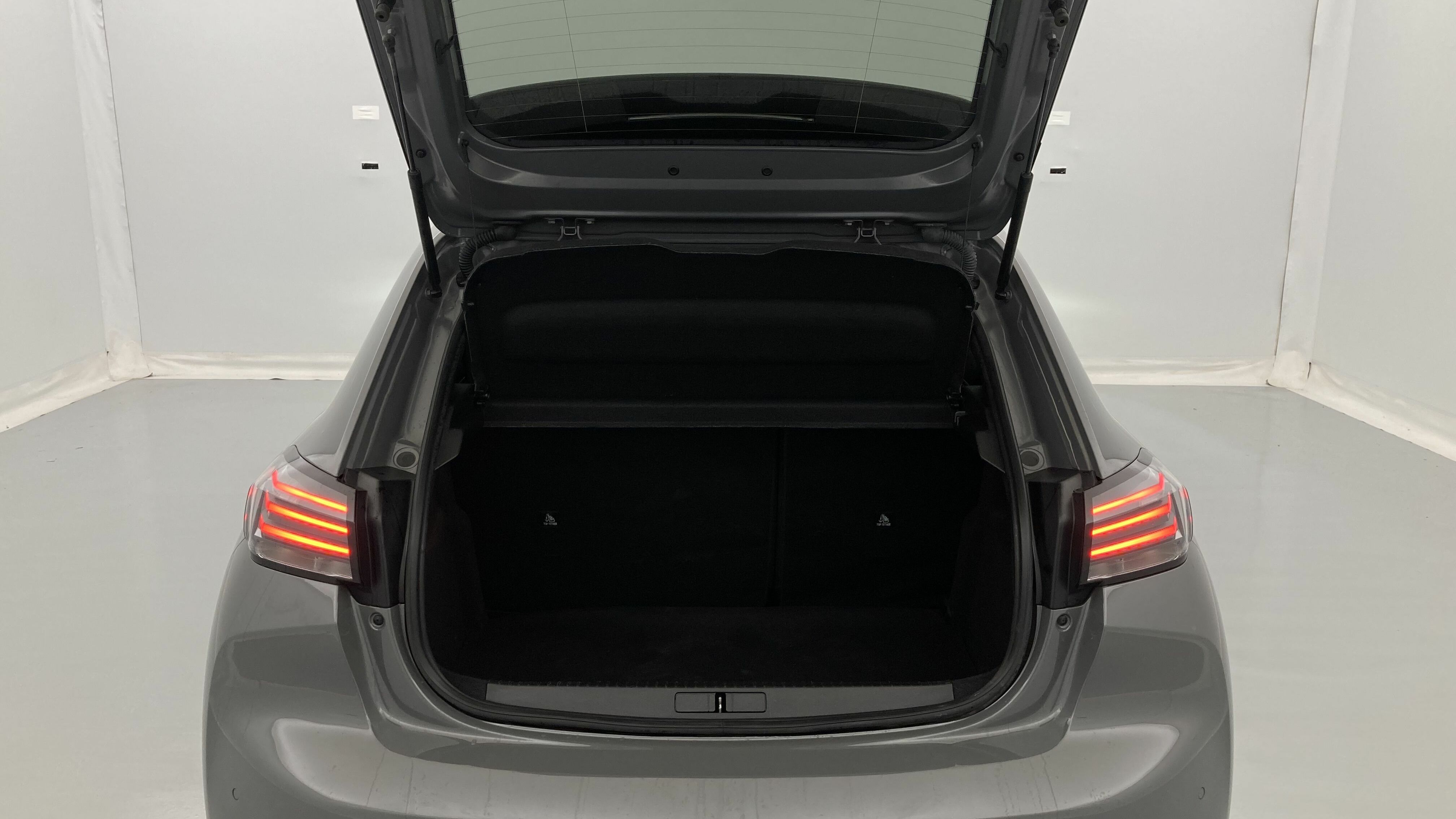 peugeot 208 allure 1.2 PURETECH 100 2024 gris selenium 23