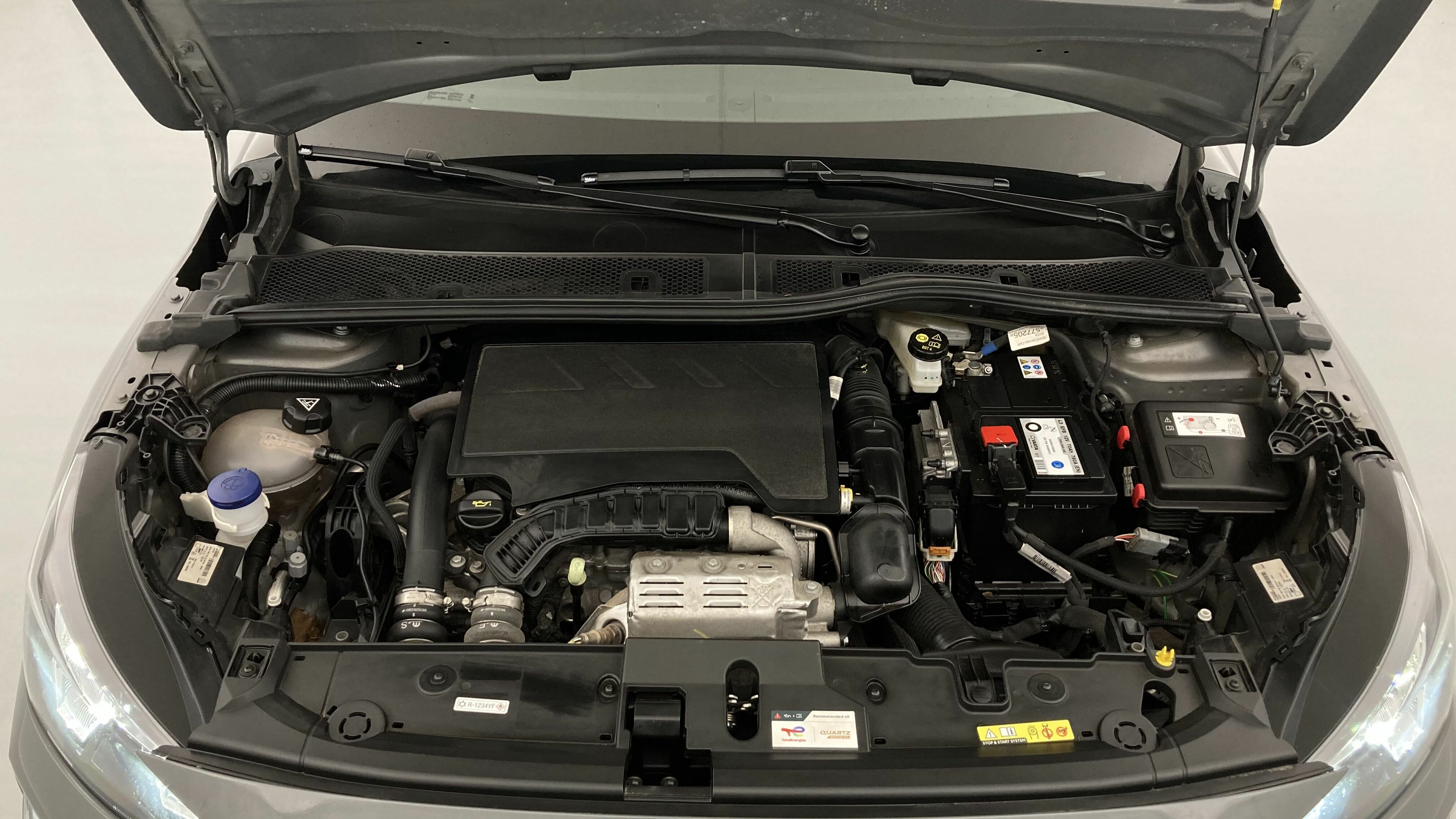 peugeot 208 allure 1.2 PURETECH 100 2024 gris selenium 24