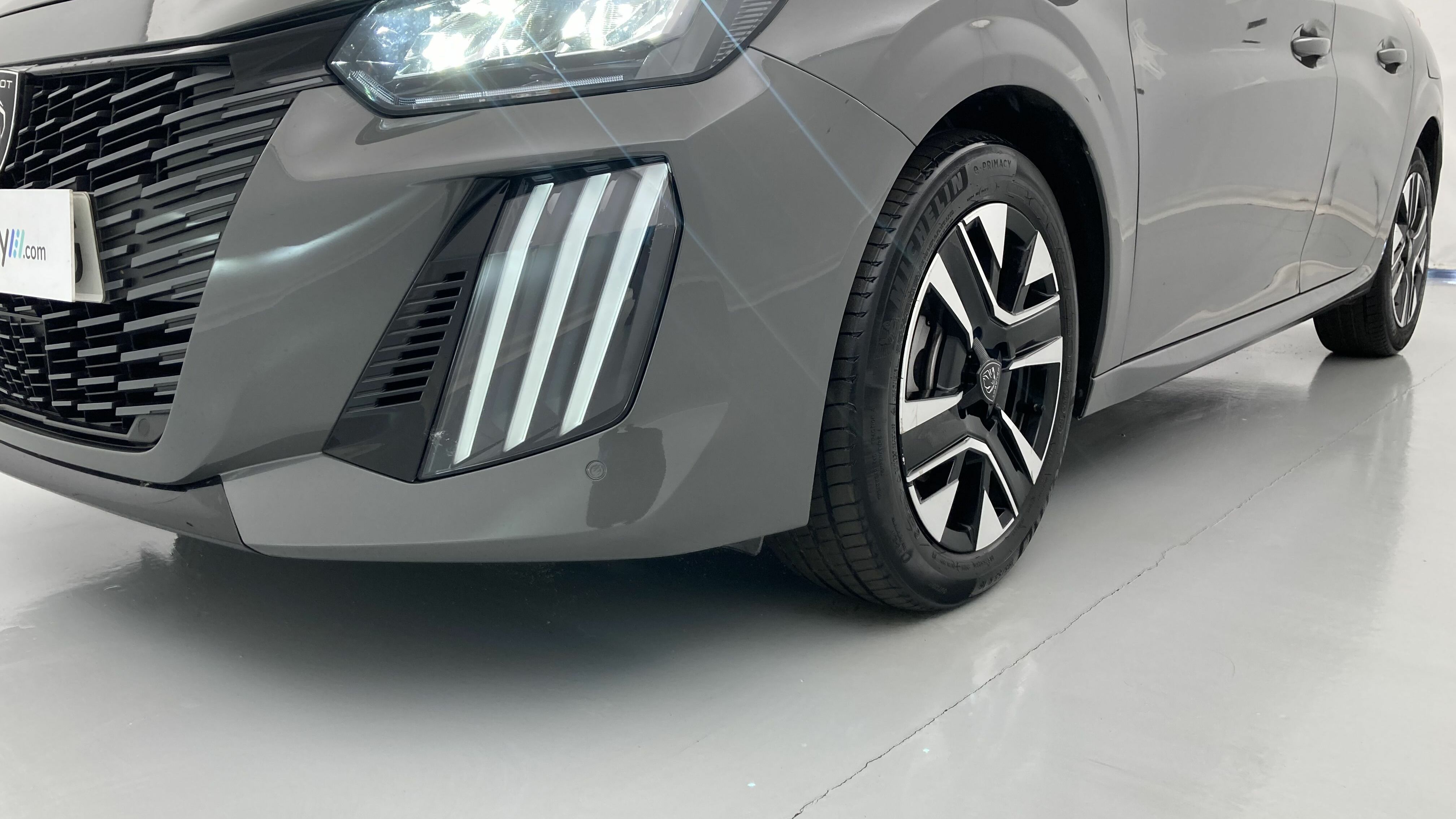 peugeot 208 allure 1.2 PURETECH 100 2024 gris selenium 25