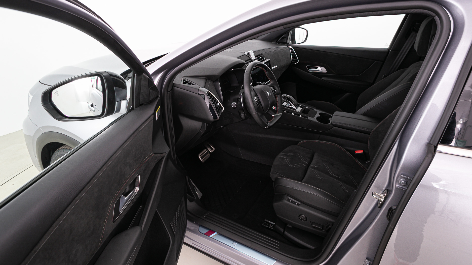 ds ds7 crossback performance line + E-TENSE 300 CA 2021 gris artense 14