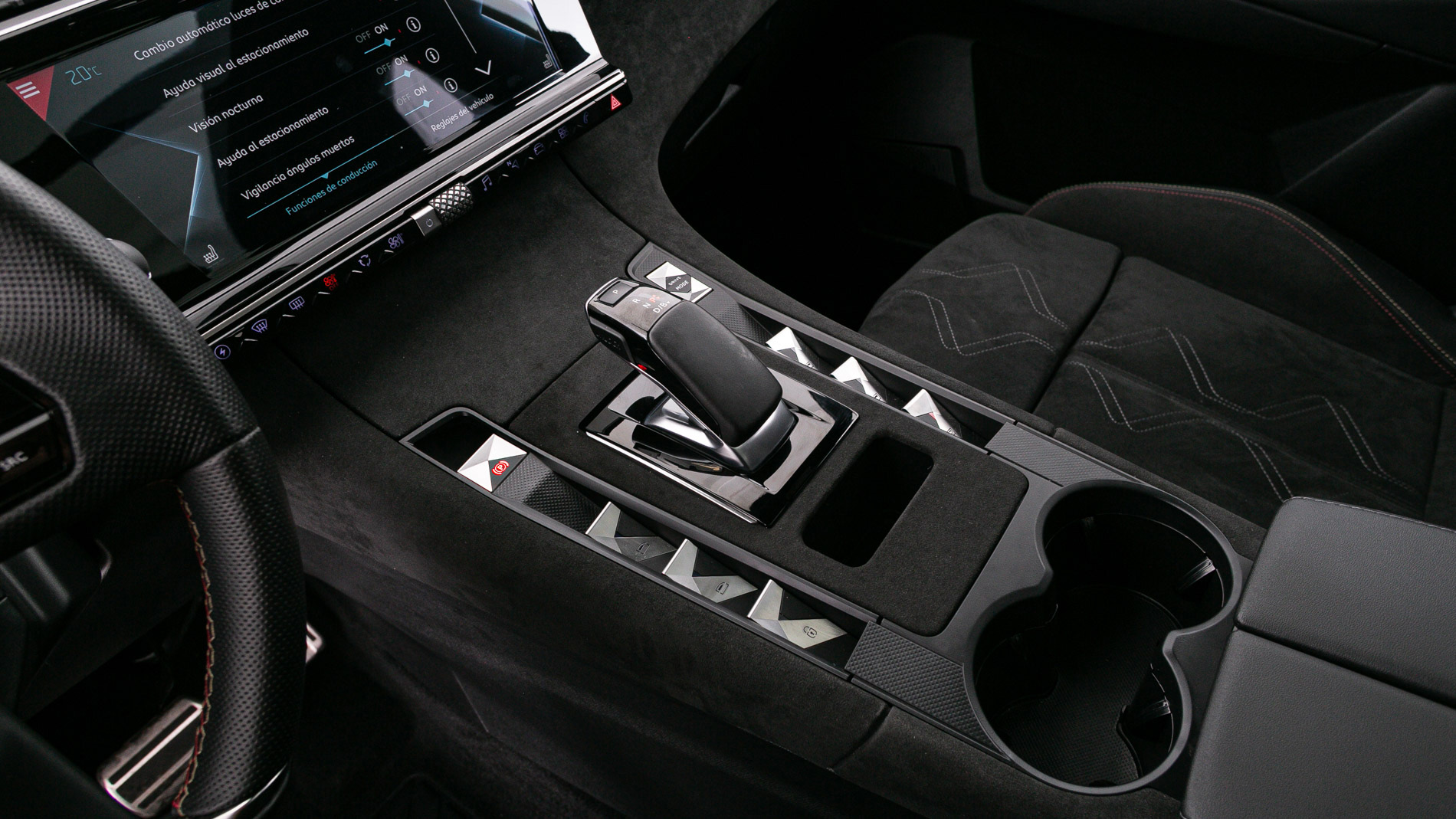 ds ds7 crossback performance line + E-TENSE 300 CA 2021 gris artense 23