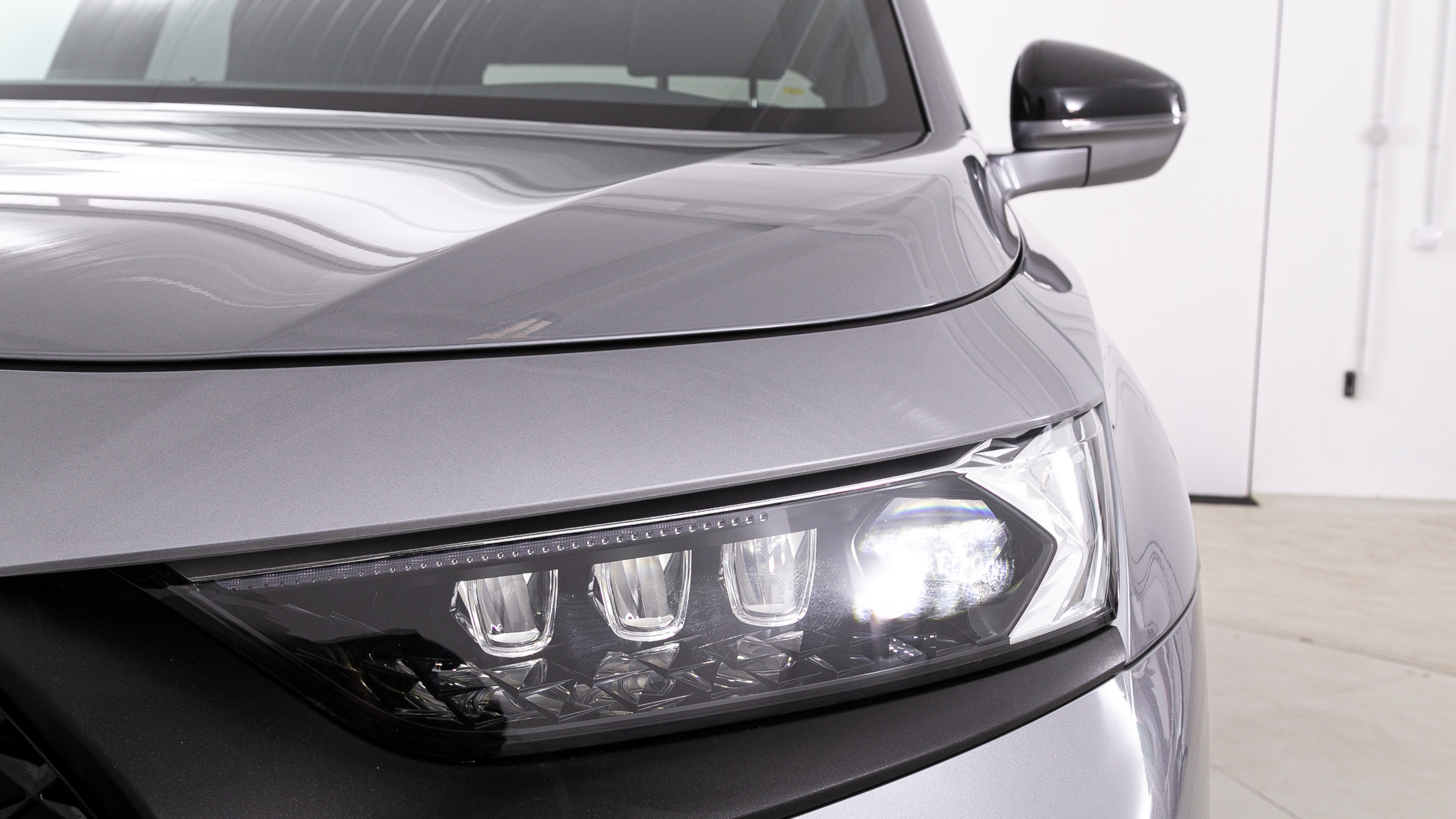 ds ds7 crossback performance line + E-TENSE 300 CA 2021 gris artense 31