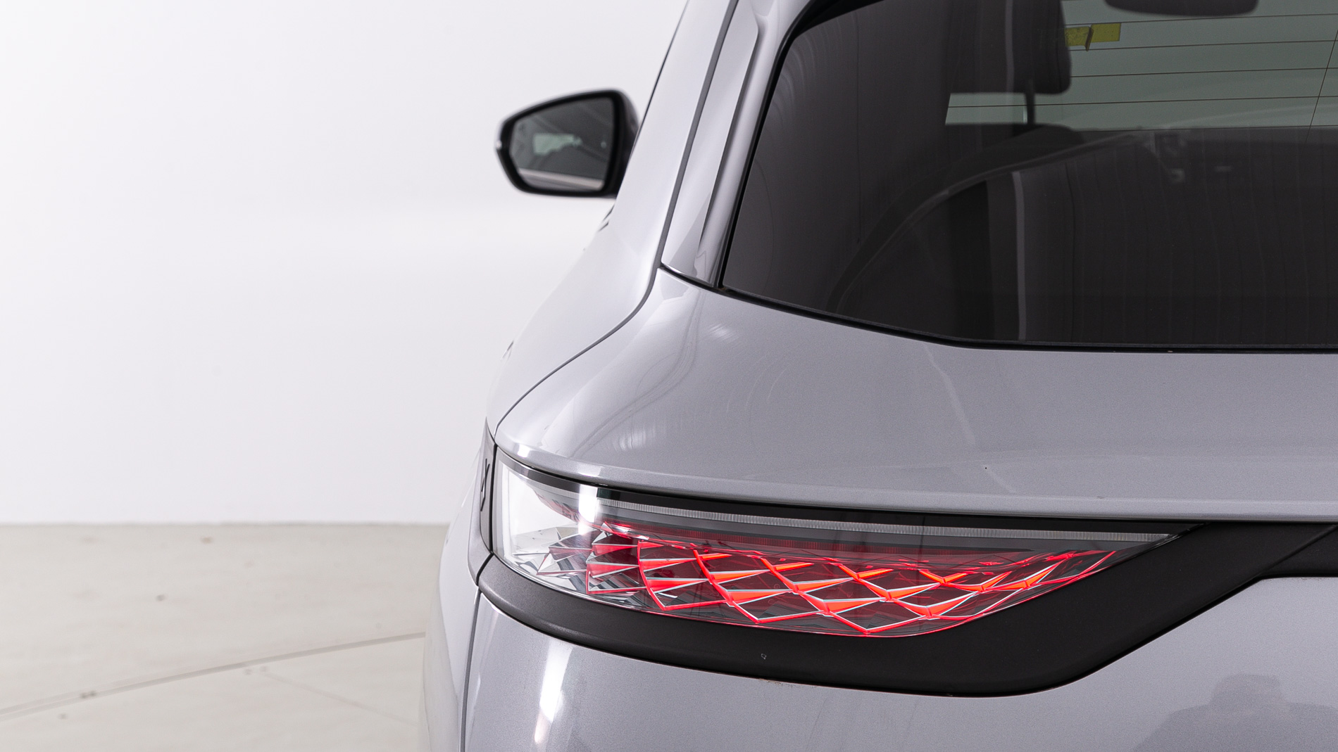 ds ds7 crossback performance line + E-TENSE 300 CA 2021 gris artense 32