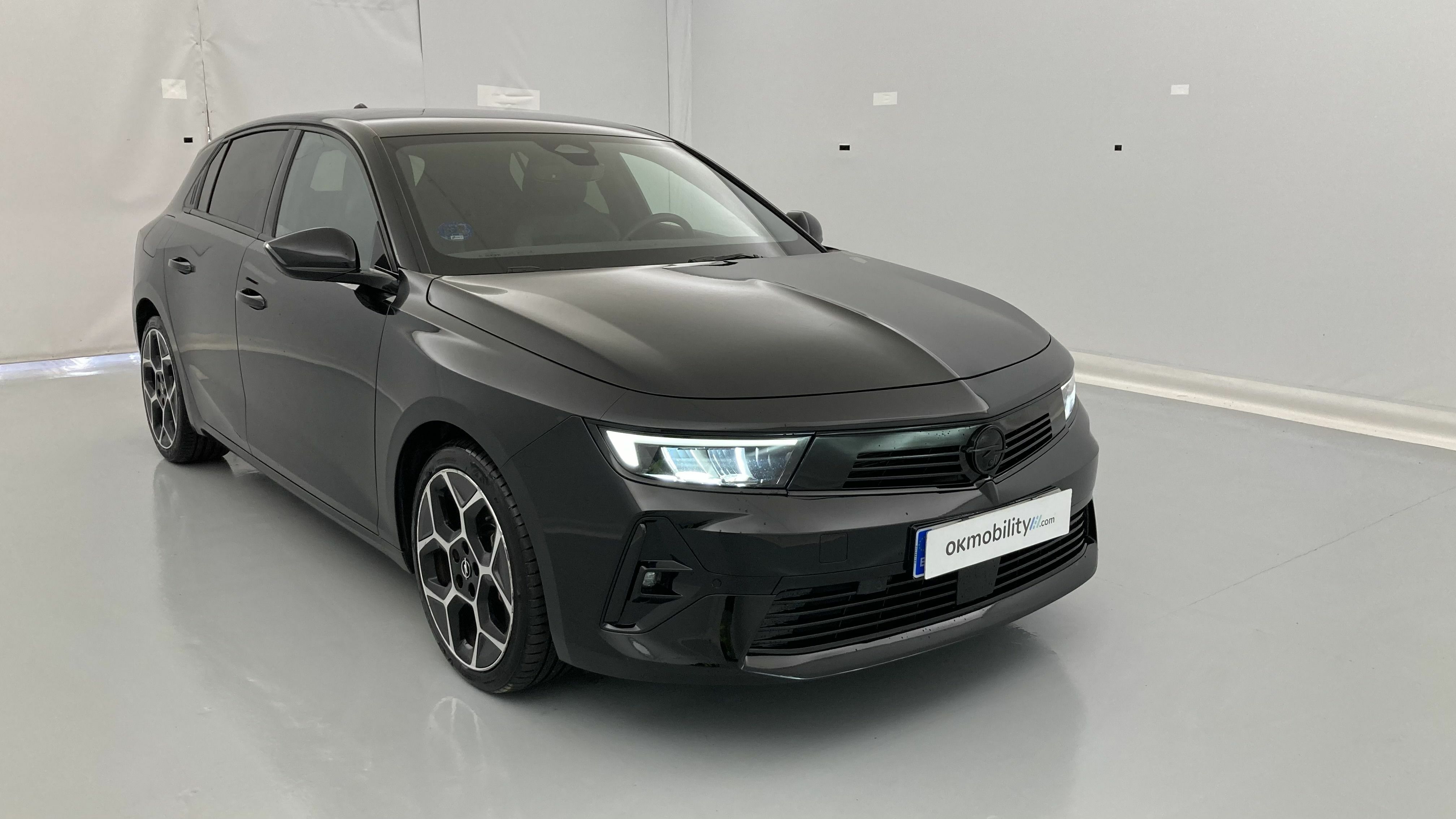 opel astra gs 1.6T PHEV 180 AT 2023 karbon black 23