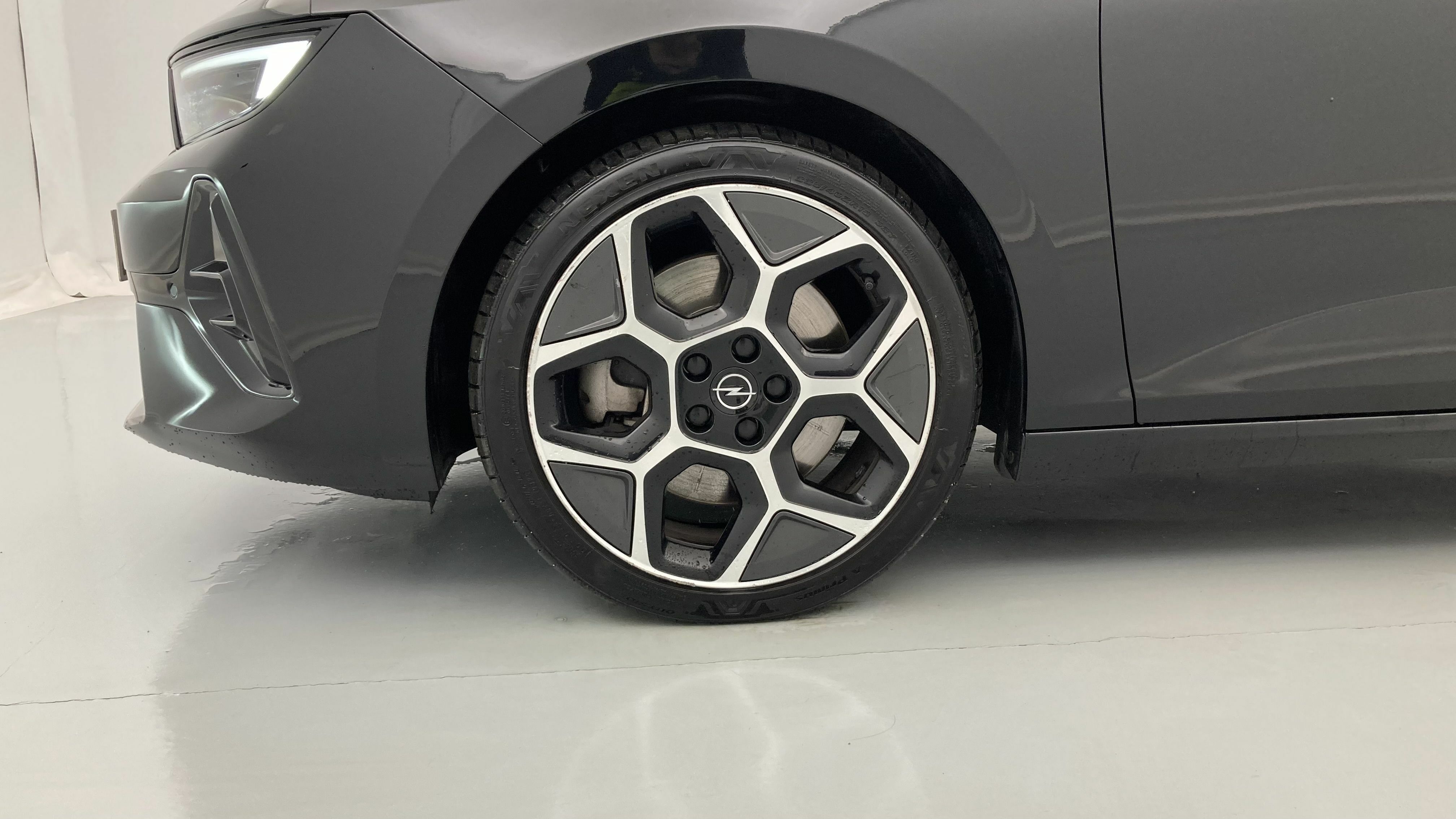 opel astra gs 1.6T PHEV 180 AT 2023 karbon black 27