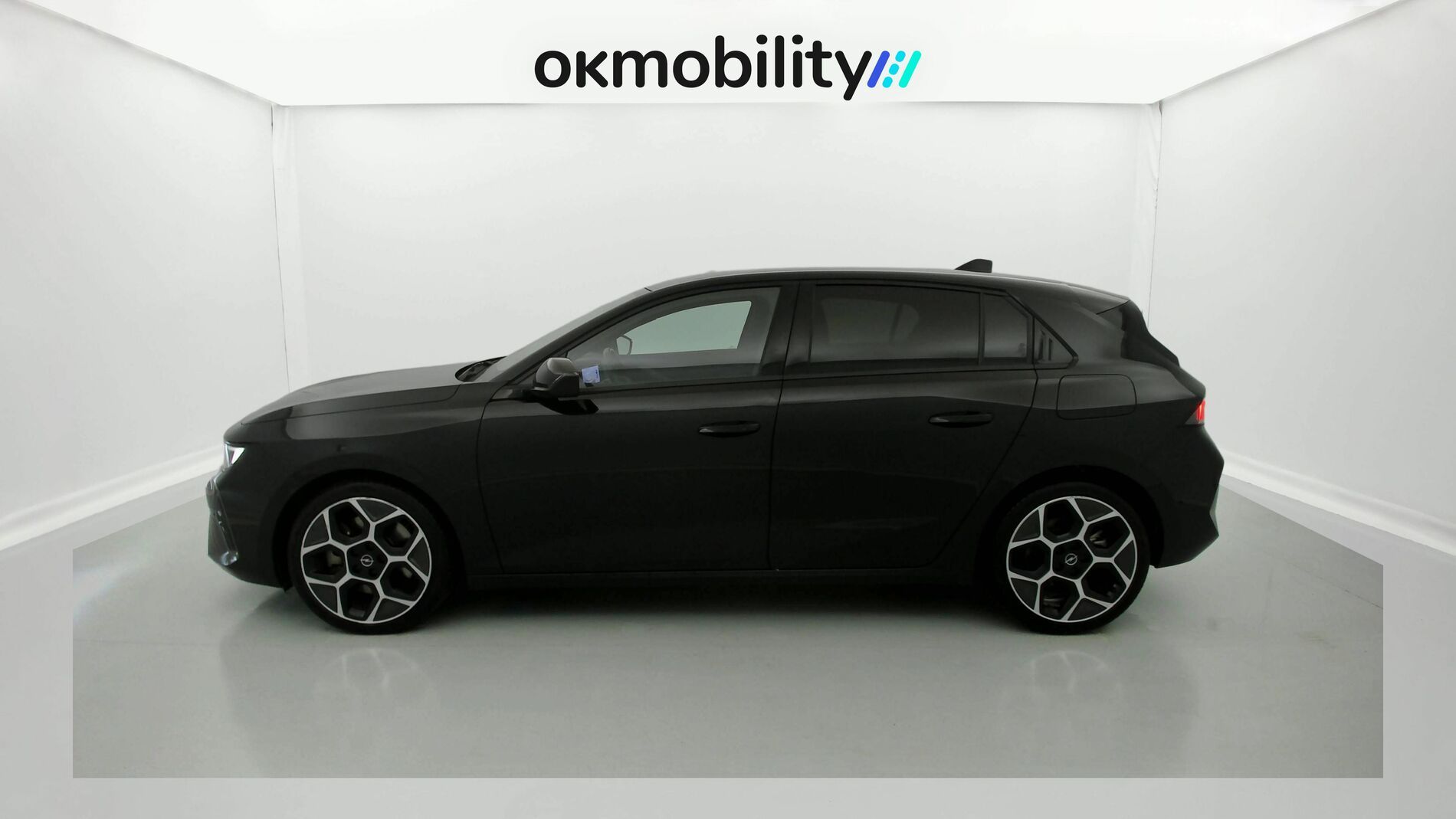 opel astra gs 1.6T PHEV 180 AT 2023 karbon black 7