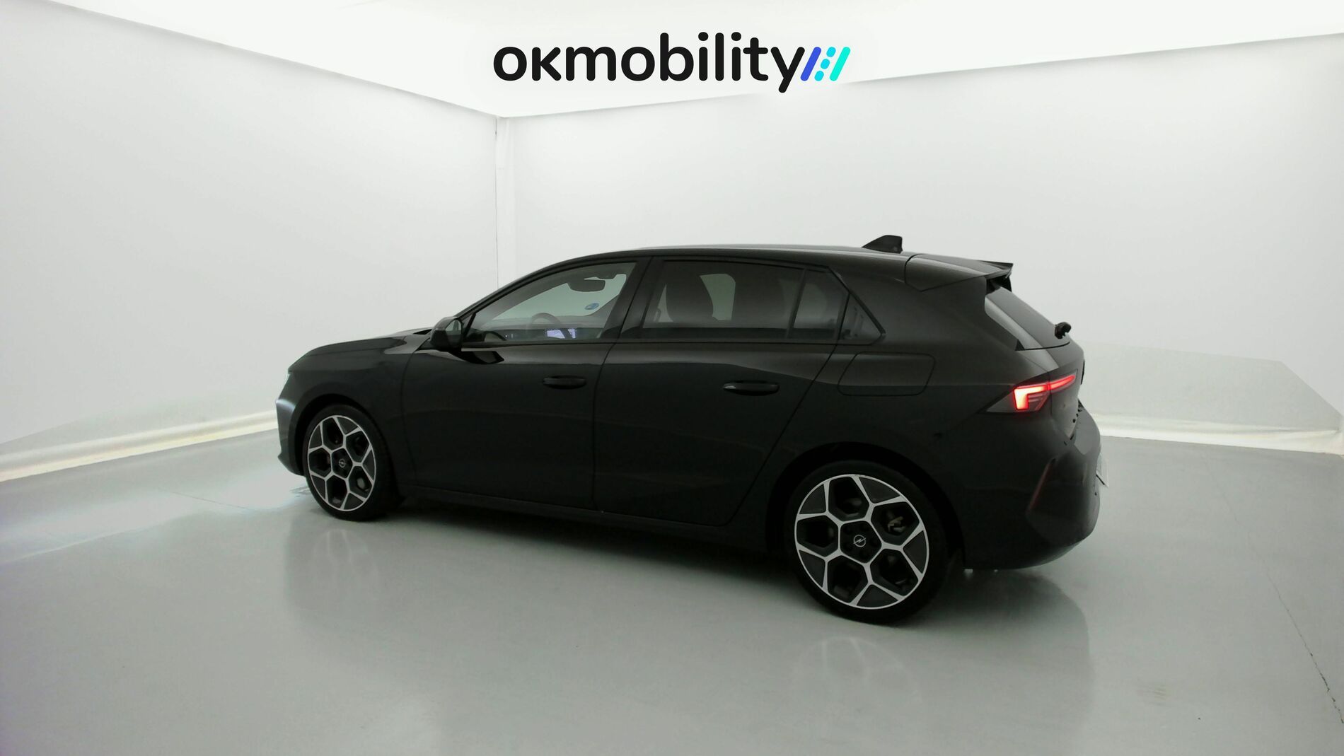 opel astra gs 1.6T PHEV 180 AT 2023 karbon black 8