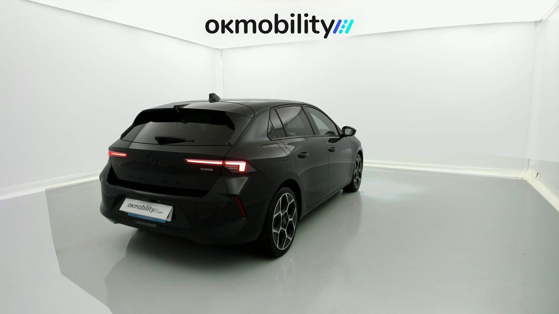 opel astra gs 1.6T PHEV 180 AT 2023 karbon black 11