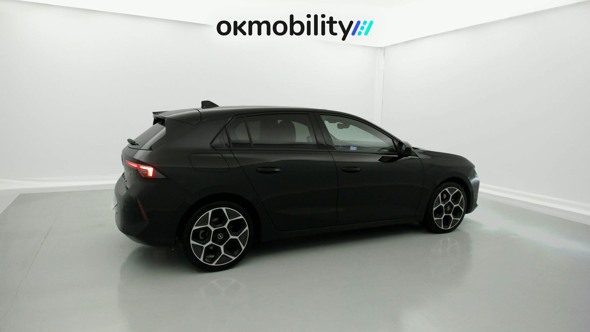 opel astra gs 1.6T PHEV 180 AT 2023 karbon black 12