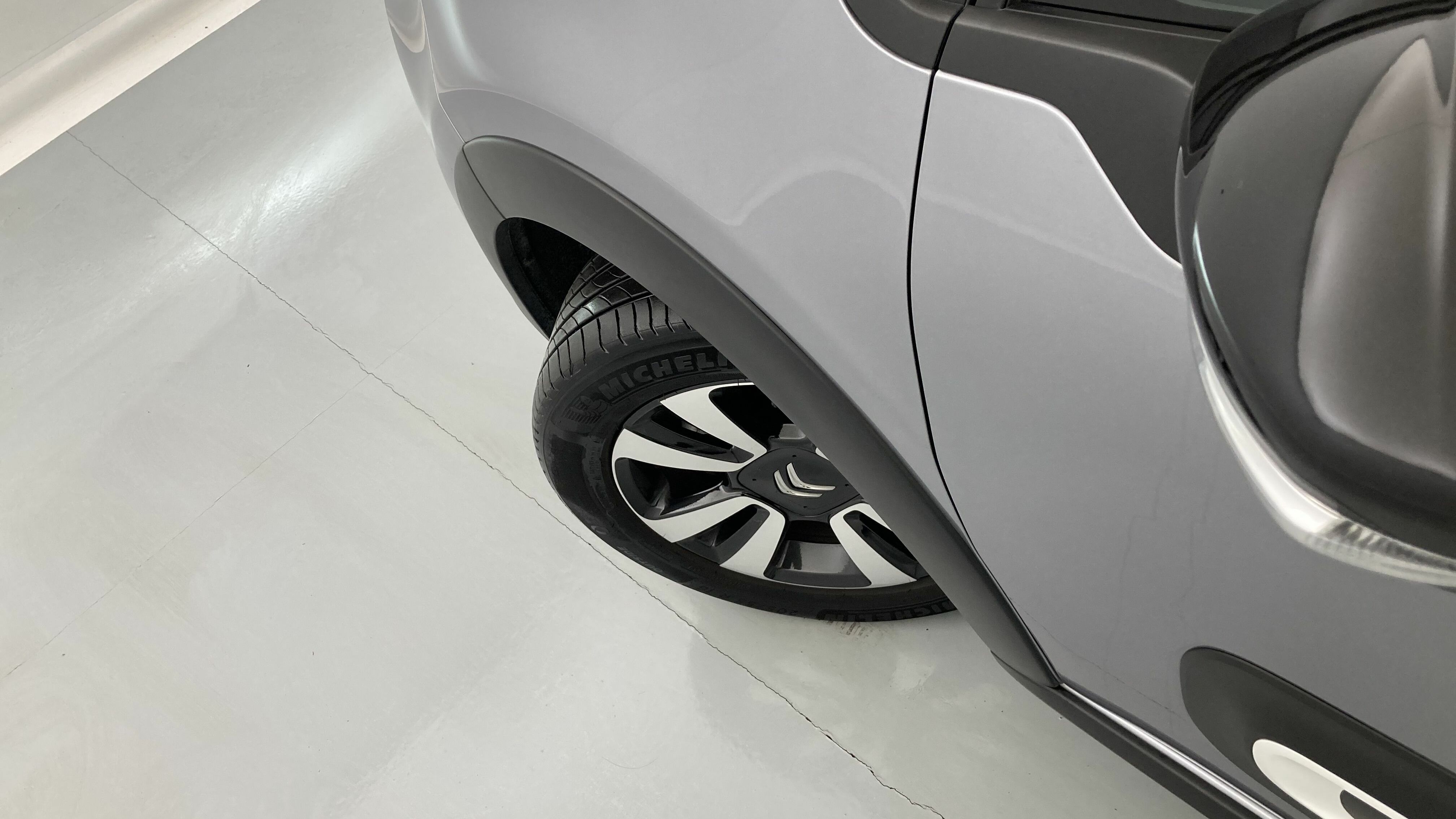 citroen c3 shine 1.5 BLUEHDI 100 2023 gris acero / negro 29