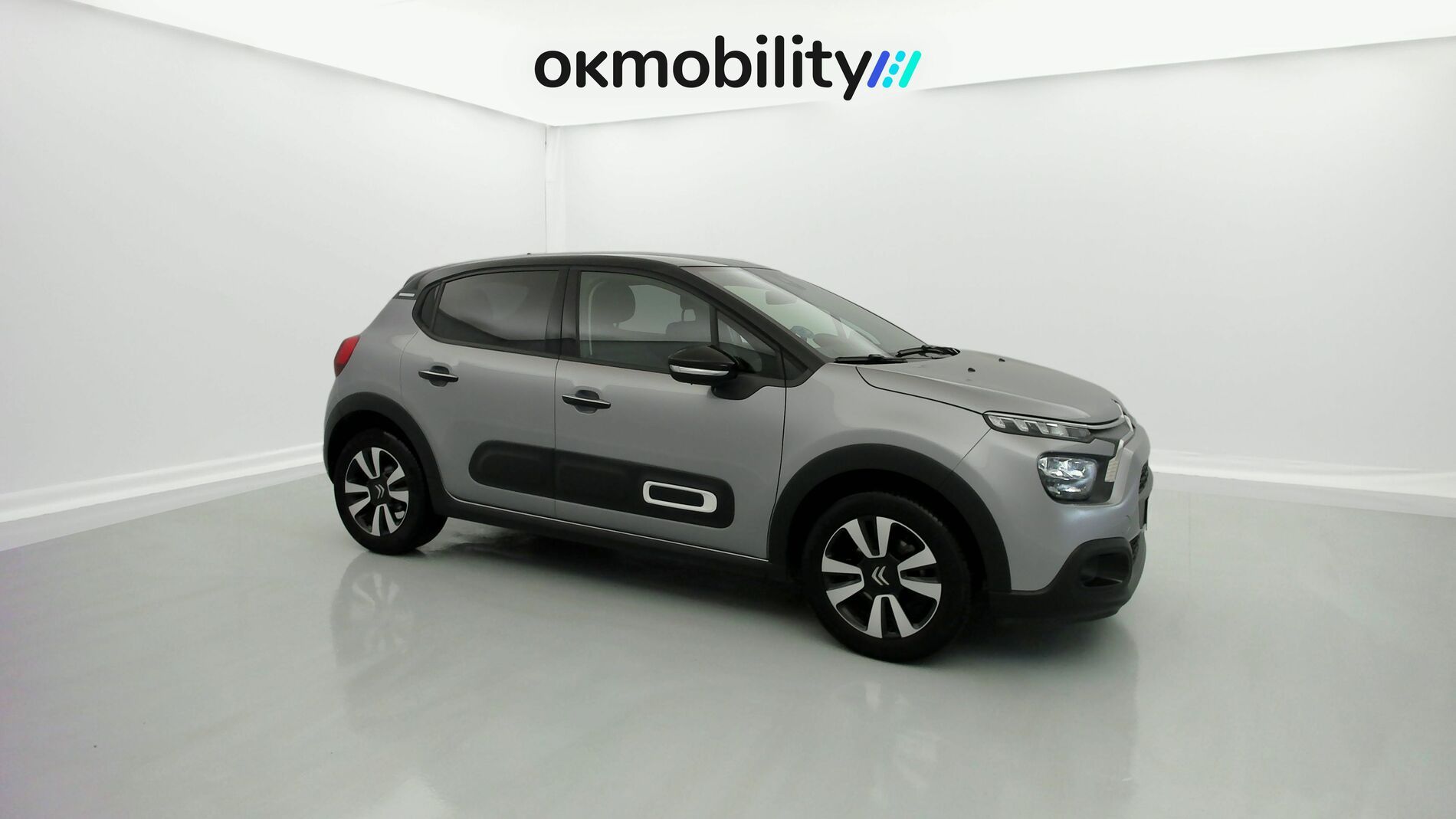 citroen c3 shine 1.5 BLUEHDI 100 2023 gris acero / negro 2