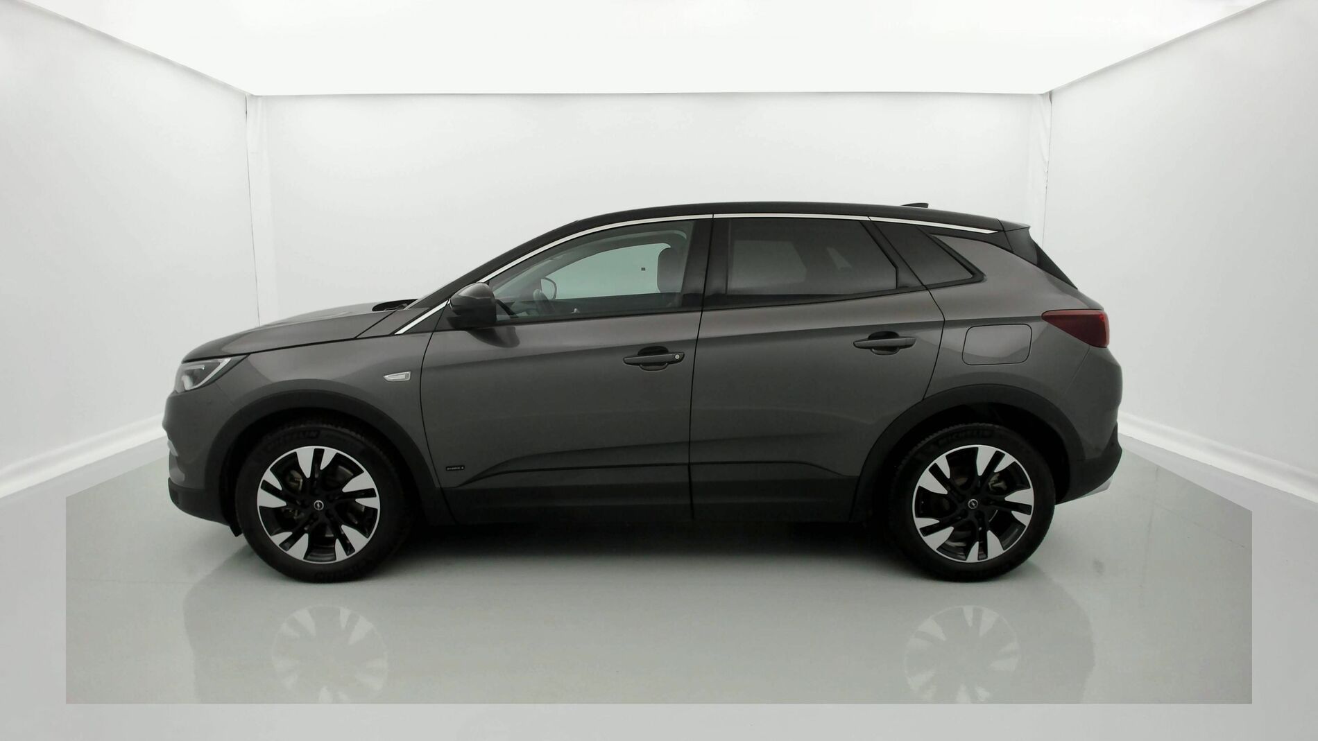 opel grandland x ultimate 1.6 PHEV 300 AT 2021 gris moai / techo negro 3