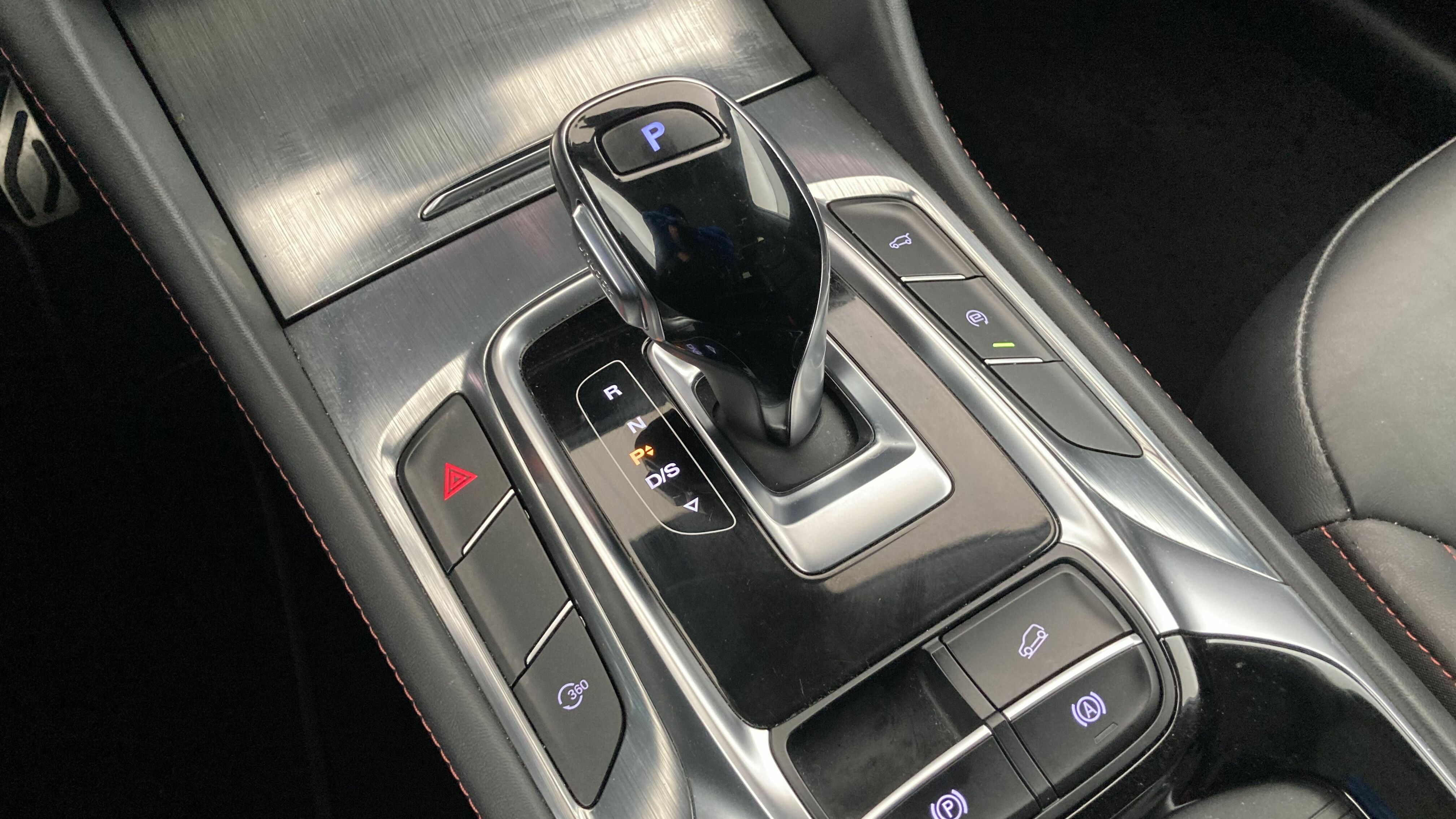 mg hs luxury 1.5 T-GDI 162 AT 2023 medal silver - ssa 19