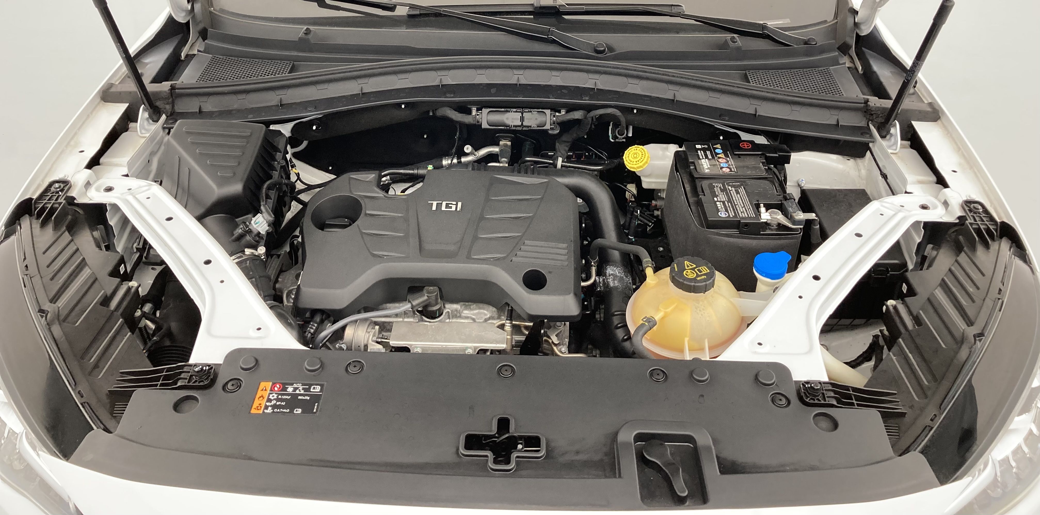 mg hs luxury 1.5 T-GDI 162 AT 2023 dover white - wsb 24