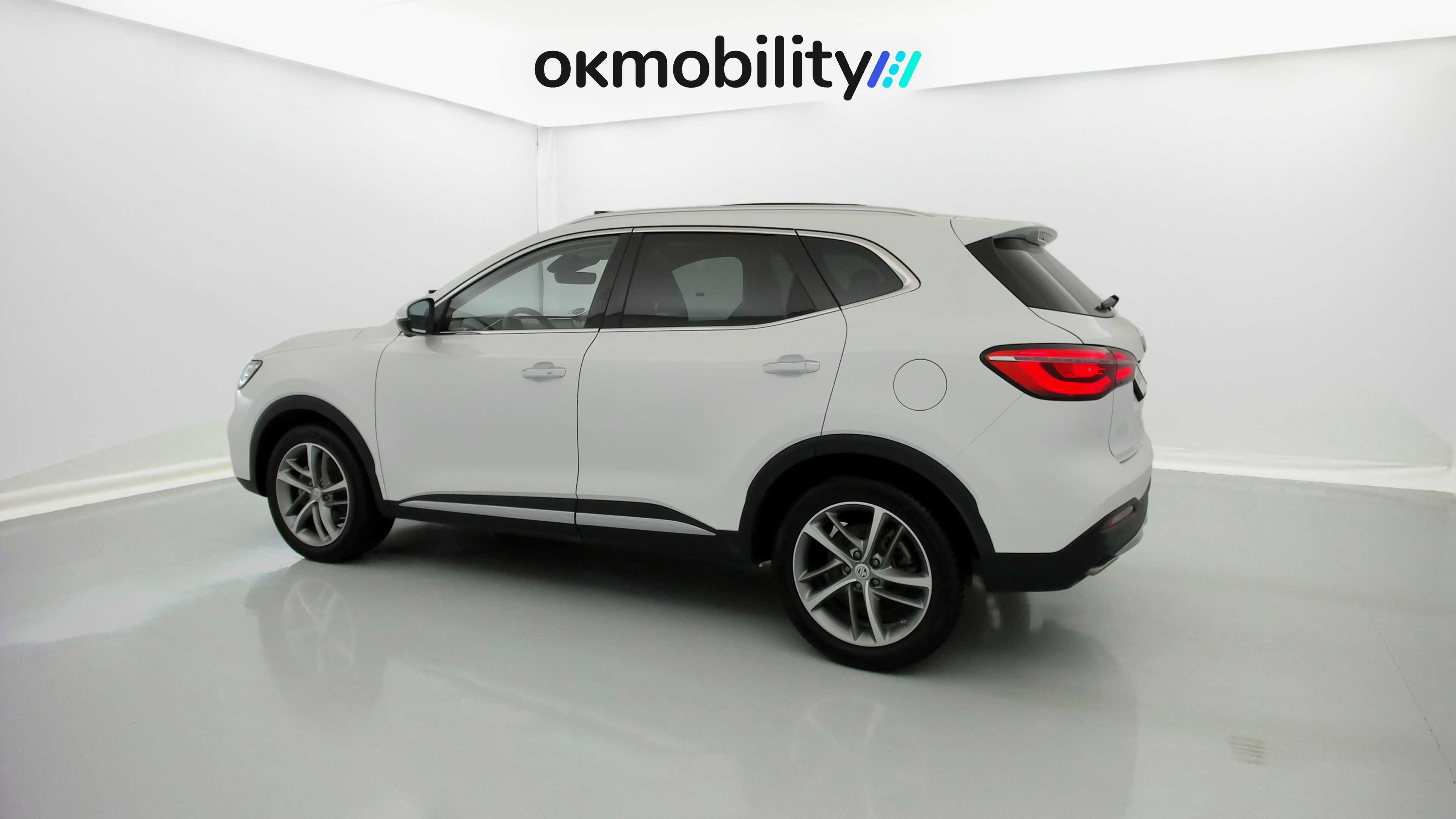 mg hs luxury 1.5 T-GDI 162 AT 2023 dover white - wsb 9