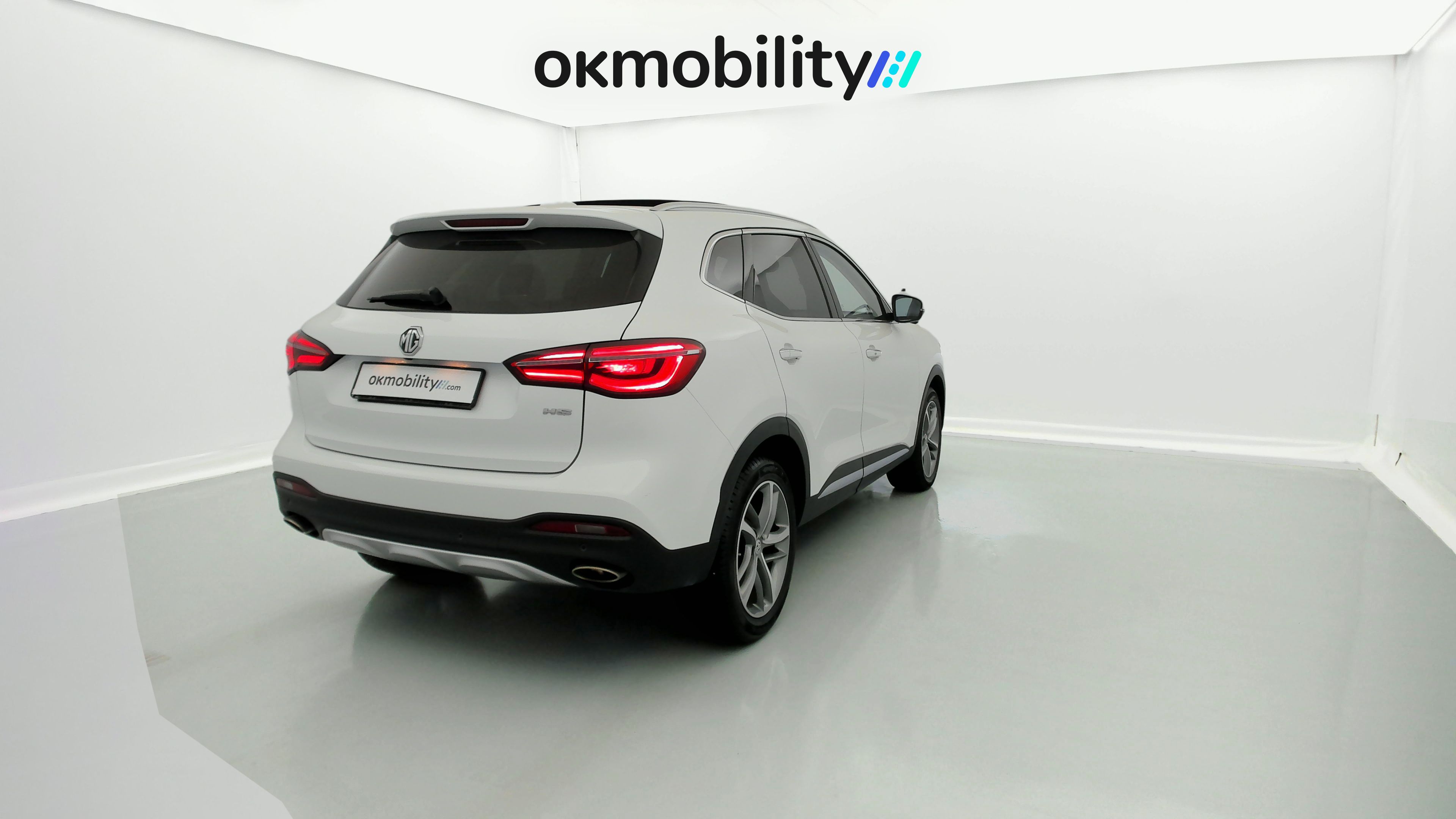 mg hs luxury 1.5 T-GDI 162 AT 2023 dover white - wsb 12