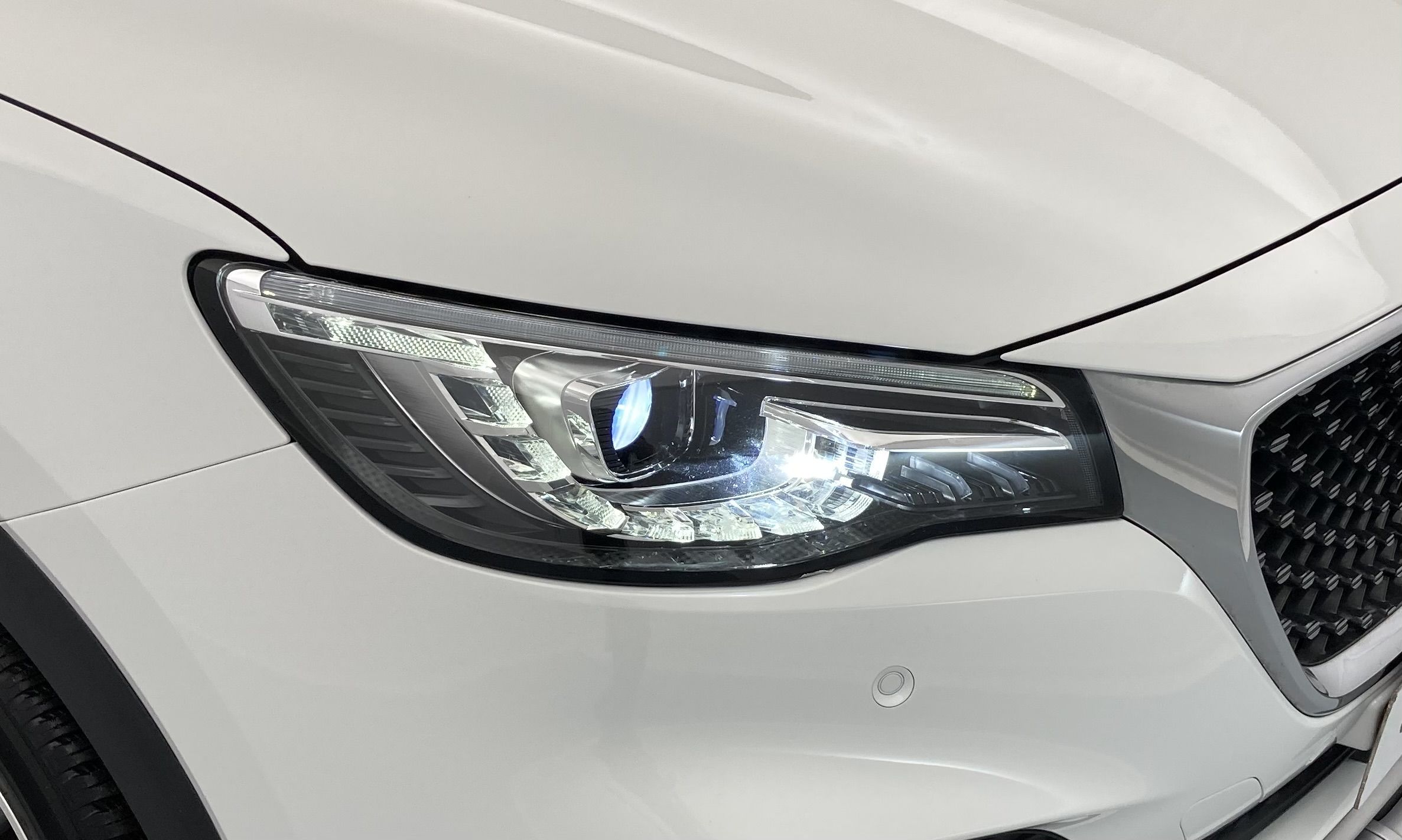 mg hs luxury 1.5 T-GDI 162 AT 2023 dover white - wsb 15