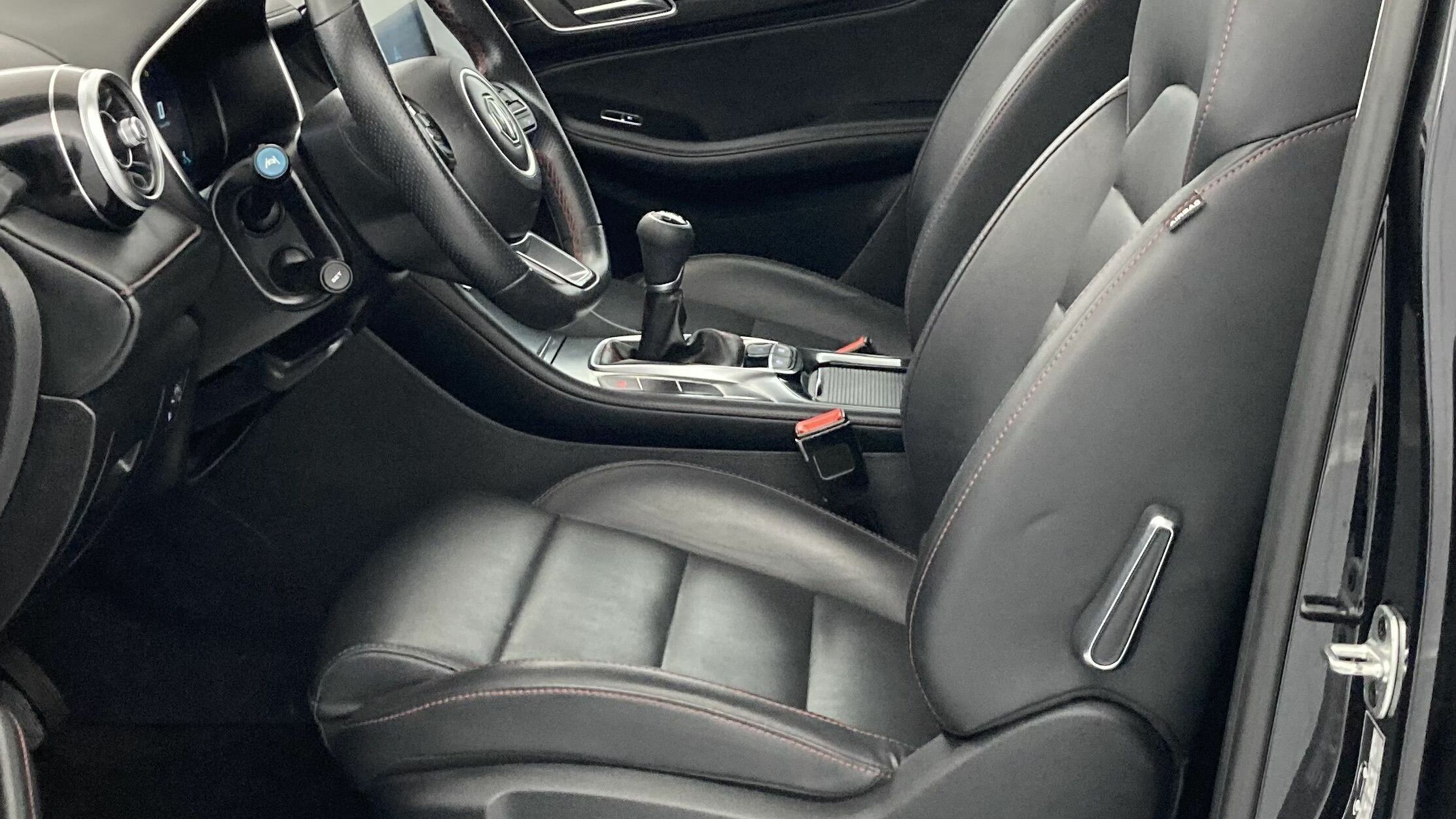 mg hs comfort 1.5 T-GDI 162 2023 pebble black - pbc 14