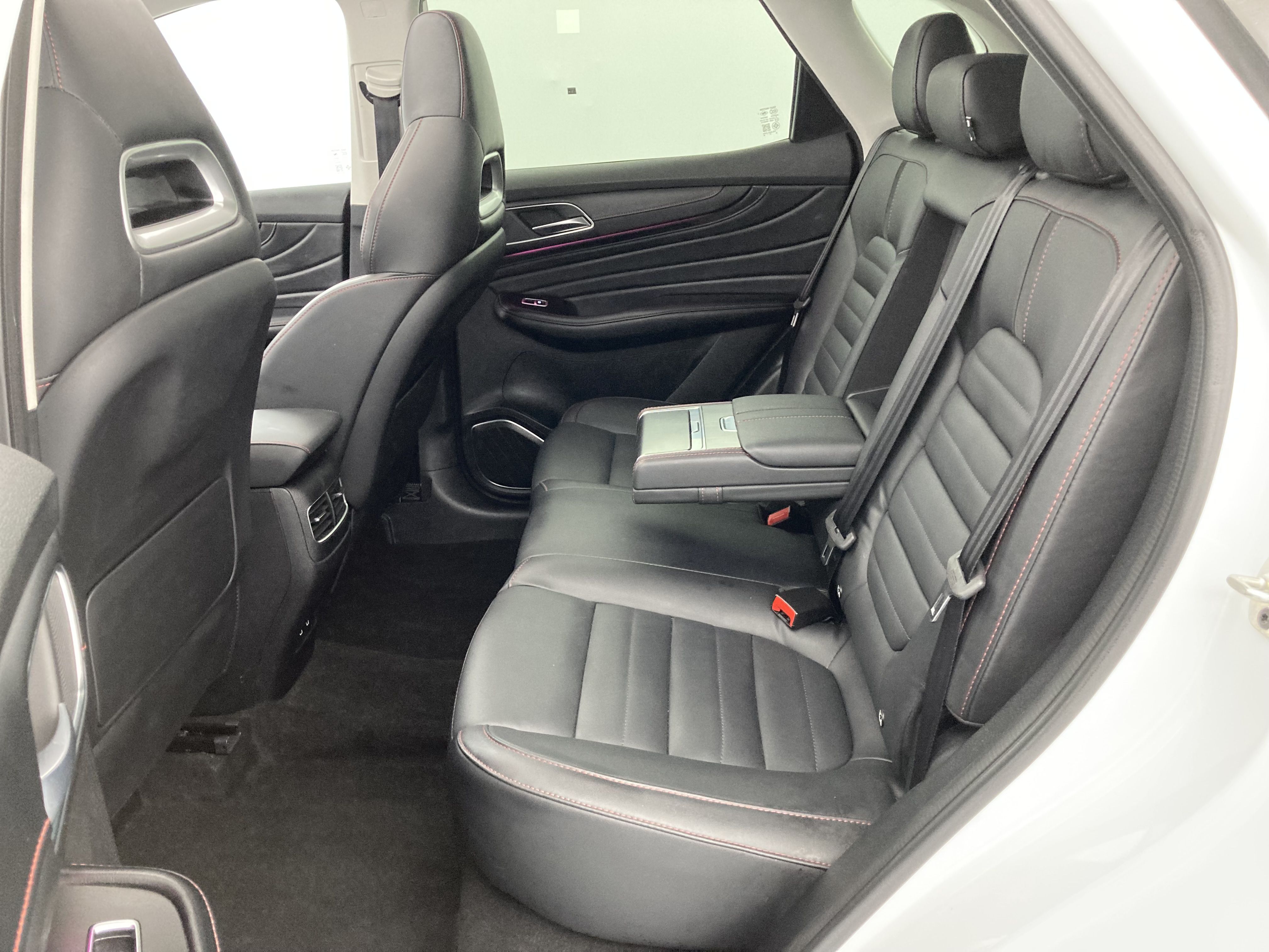 mg hs luxury 1.5 T-GDI 162 AT 2023 dover white - wsb 22