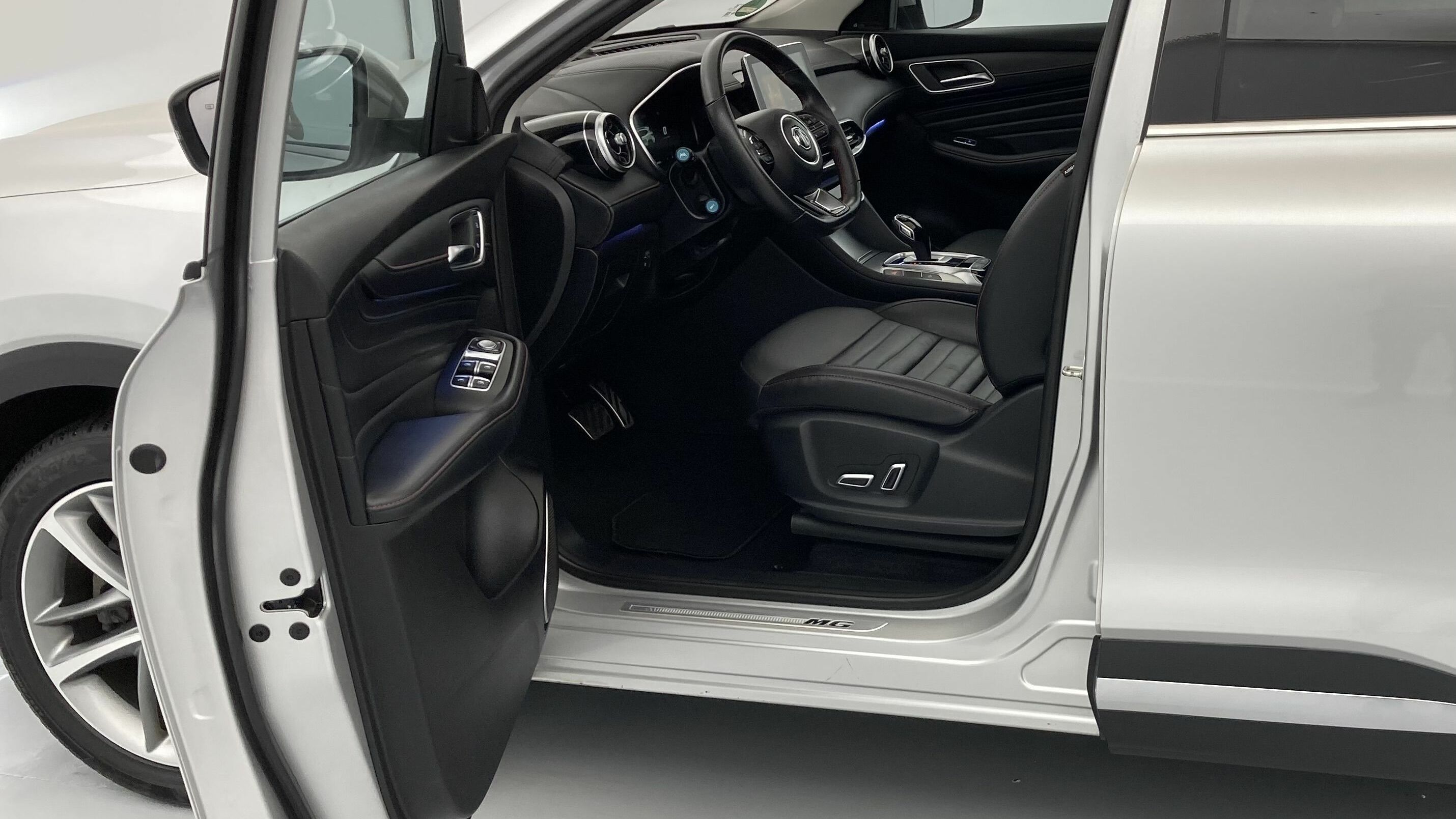 mg hs luxury 1.5 T-GDI 162 AT 2023 medal silver - ssa 13