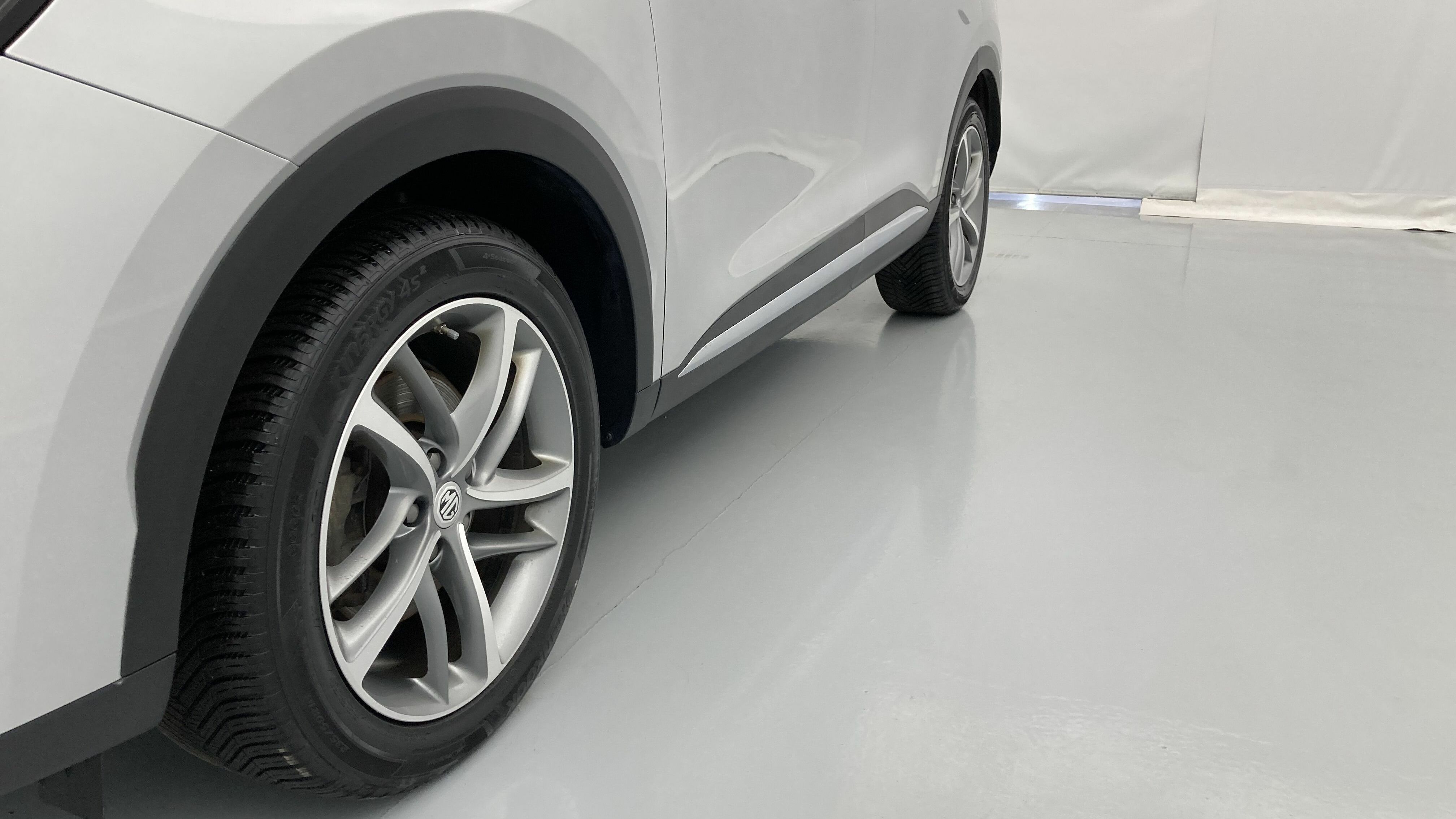 mg hs luxury 1.5 T-GDI 162 AT 2023 medal silver - ssa 26