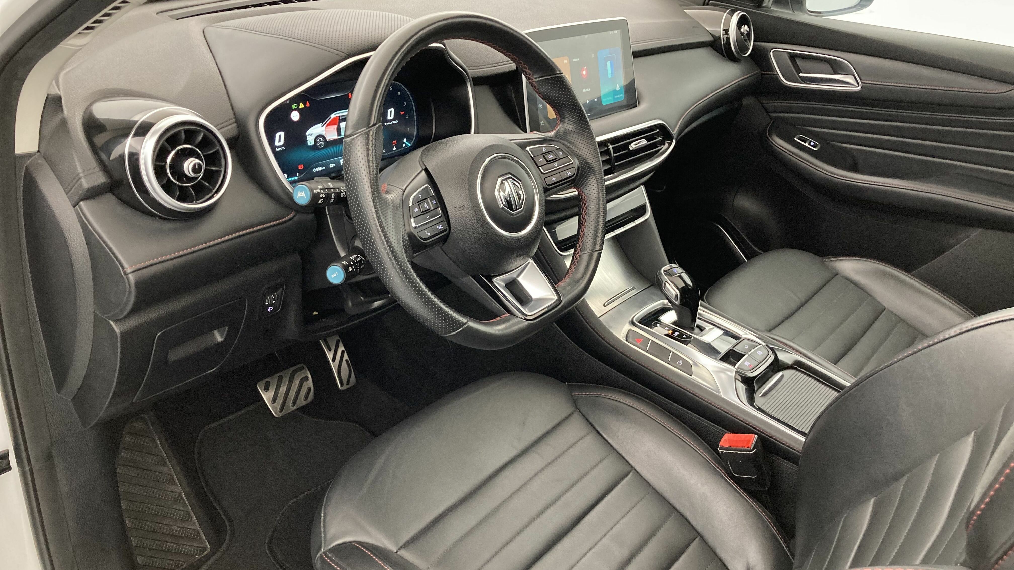 mg hs luxury 1.5 T-GDI 162 AT 2023 dover white - wsb 15