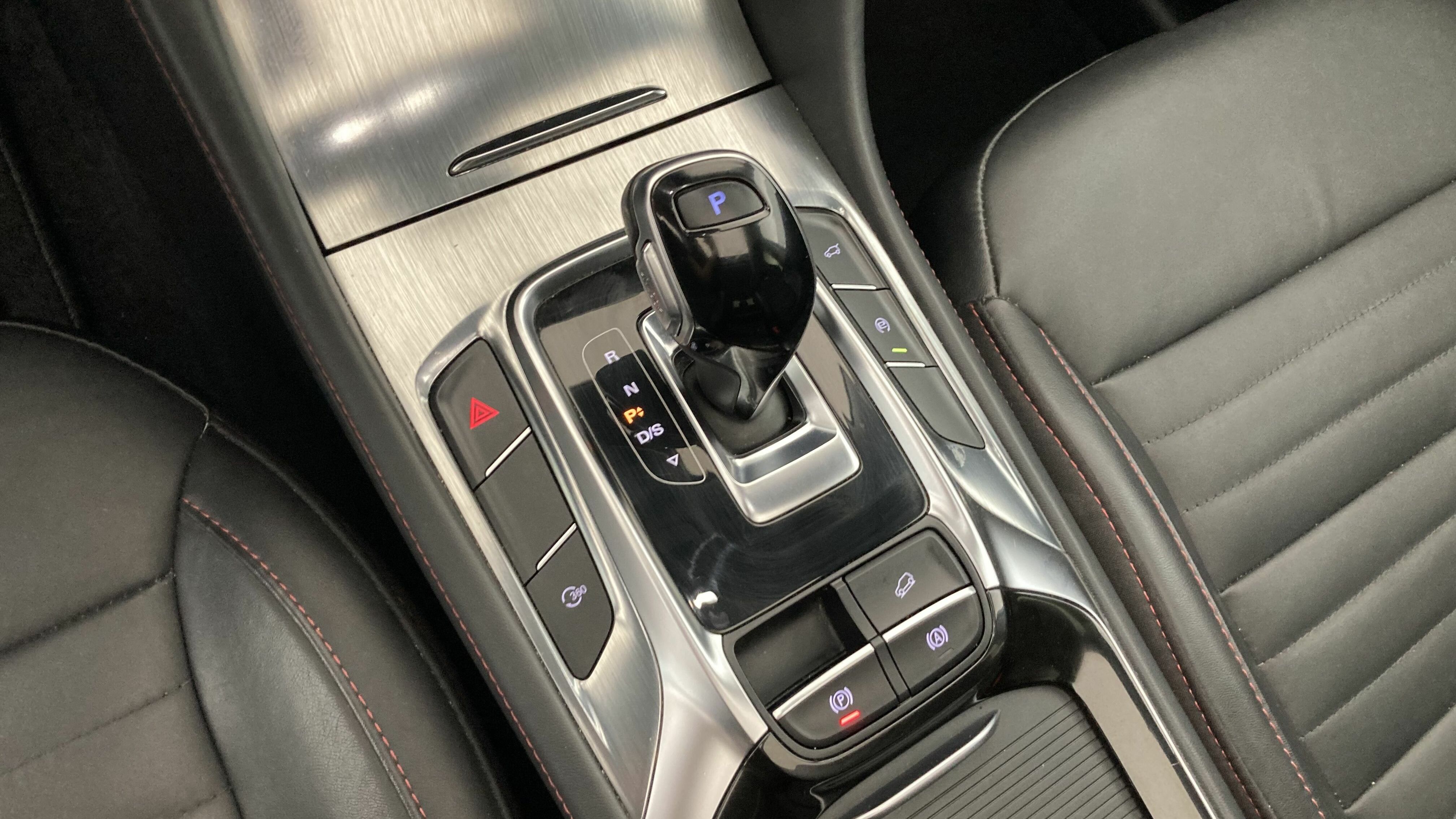 mg hs luxury 1.5 T-GDI 162 AT 2023 dover white - wsb 20