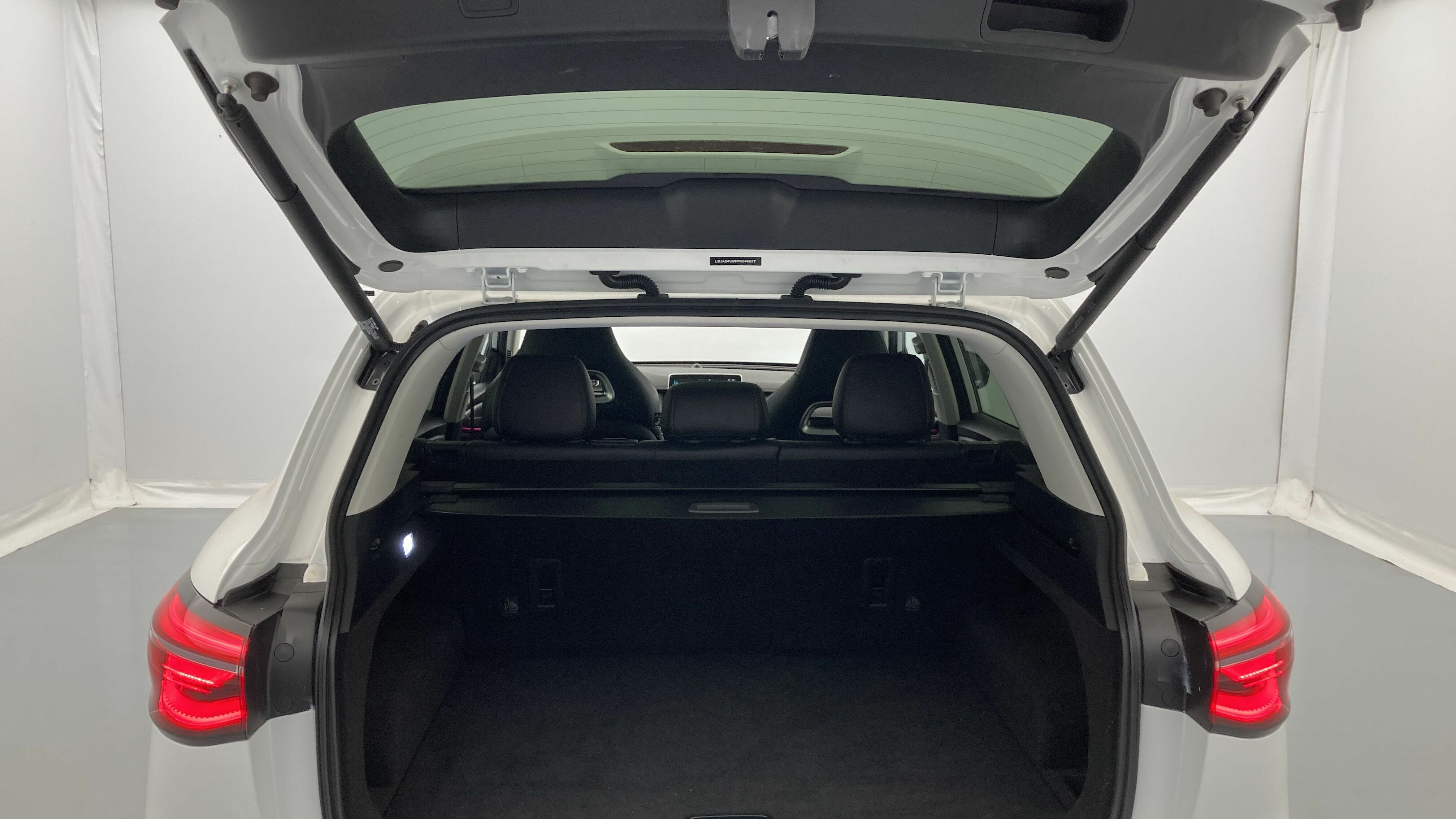 mg hs luxury 1.5 T-GDI 162 AT 2023 dover white - wsb 24