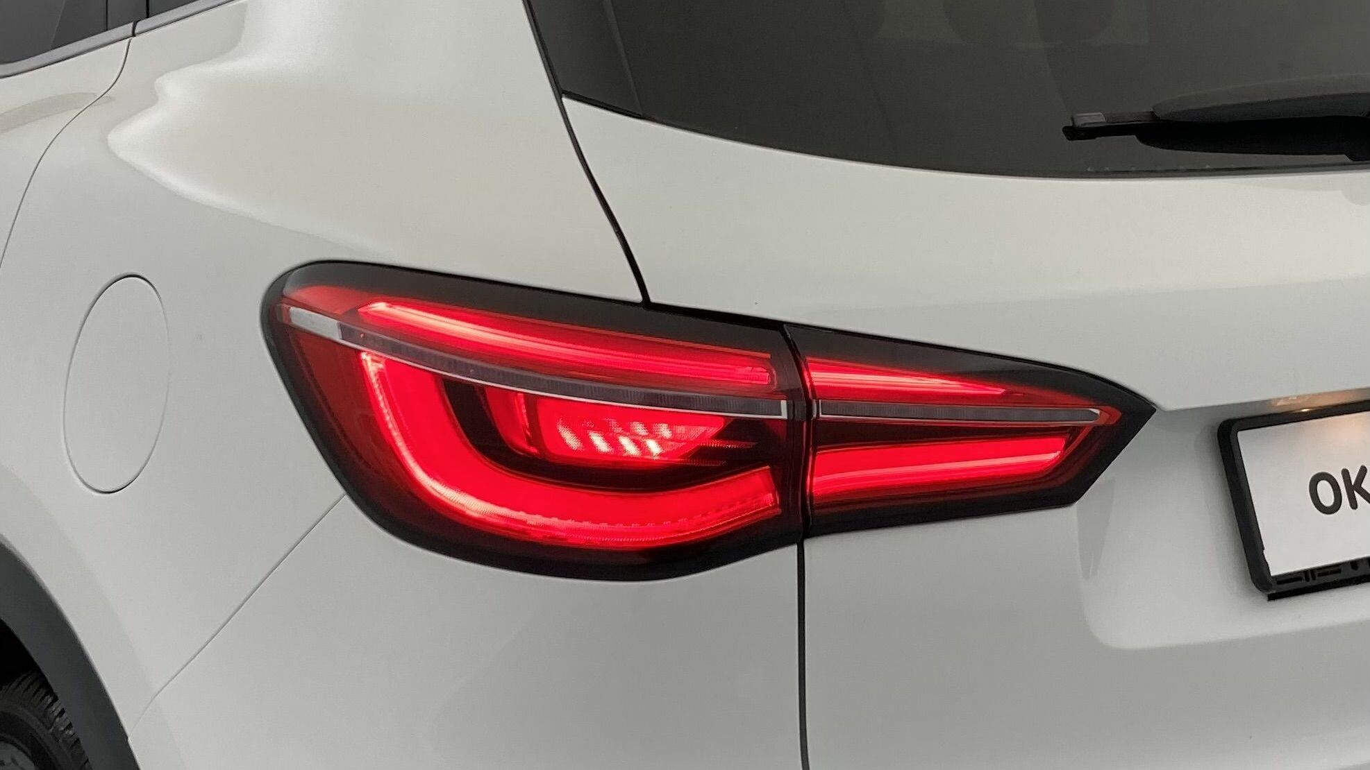 mg hs luxury 1.5 T-GDI 162 AT 2023 dover white - wsb 30