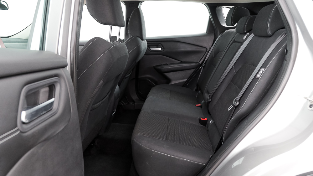 nissan qashqai acenta 1.3 DIG-T 140 MHEV 2022 silver metallic 21