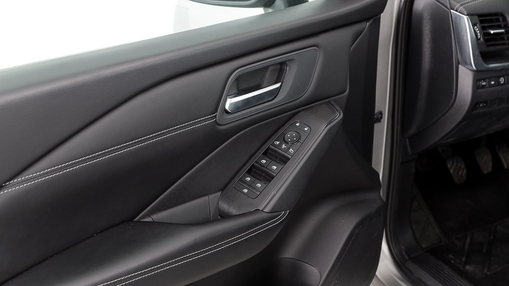 nissan qashqai acenta 1.3 DIG-T 140 MHEV 2022 silver metallic 22