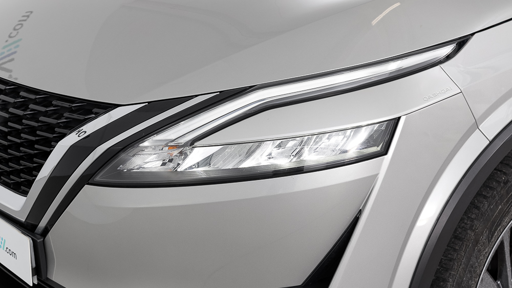 nissan qashqai acenta 1.3 DIG-T 140 MHEV 2022 silver metallic 29