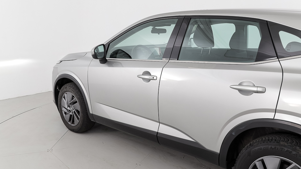 nissan qashqai acenta 1.3 DIG-T 140 MHEV 2022 silver metallic 32