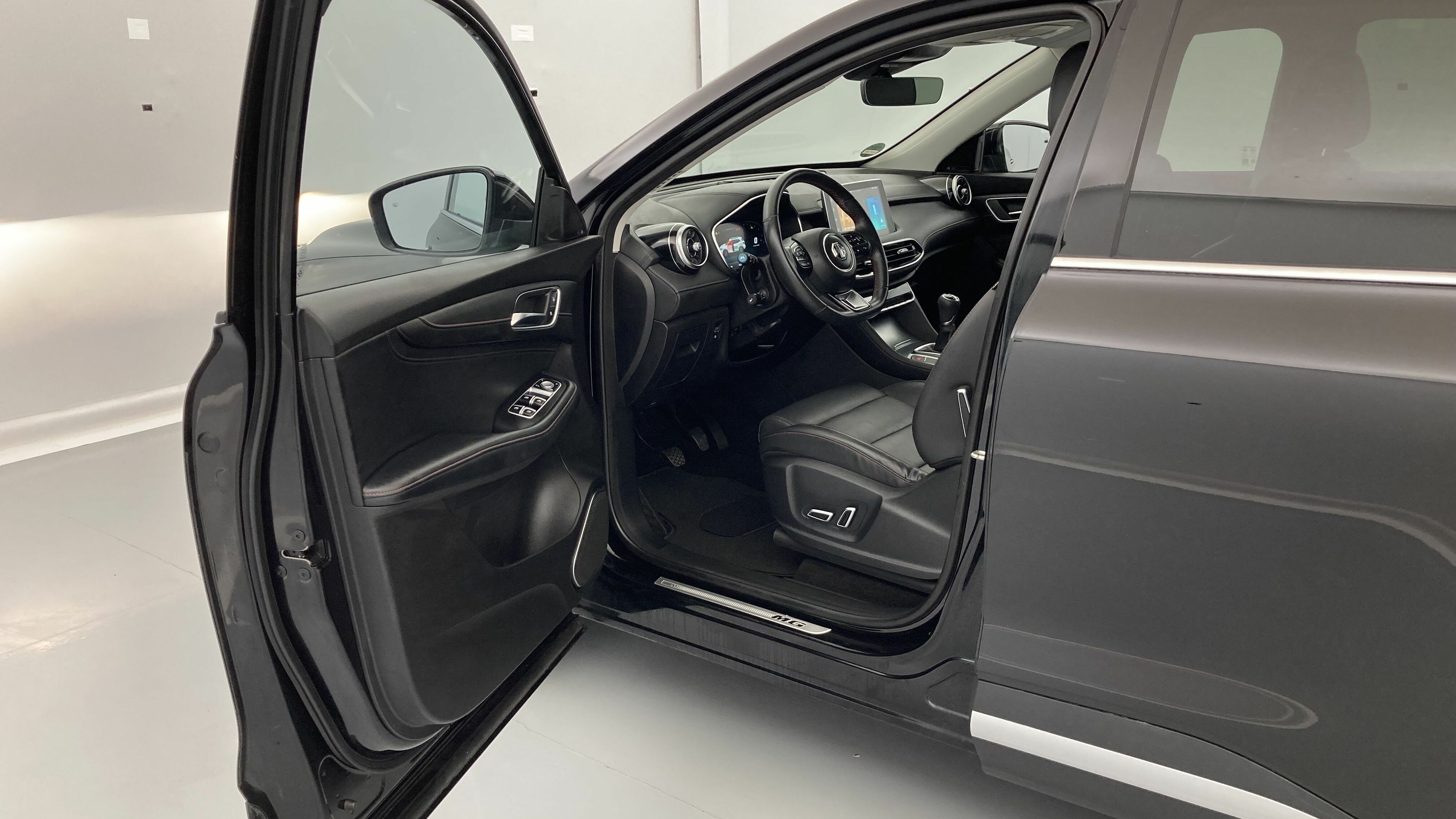 mg hs comfort 1.5 T-GDI 162 2023 pebble black - pbc 13