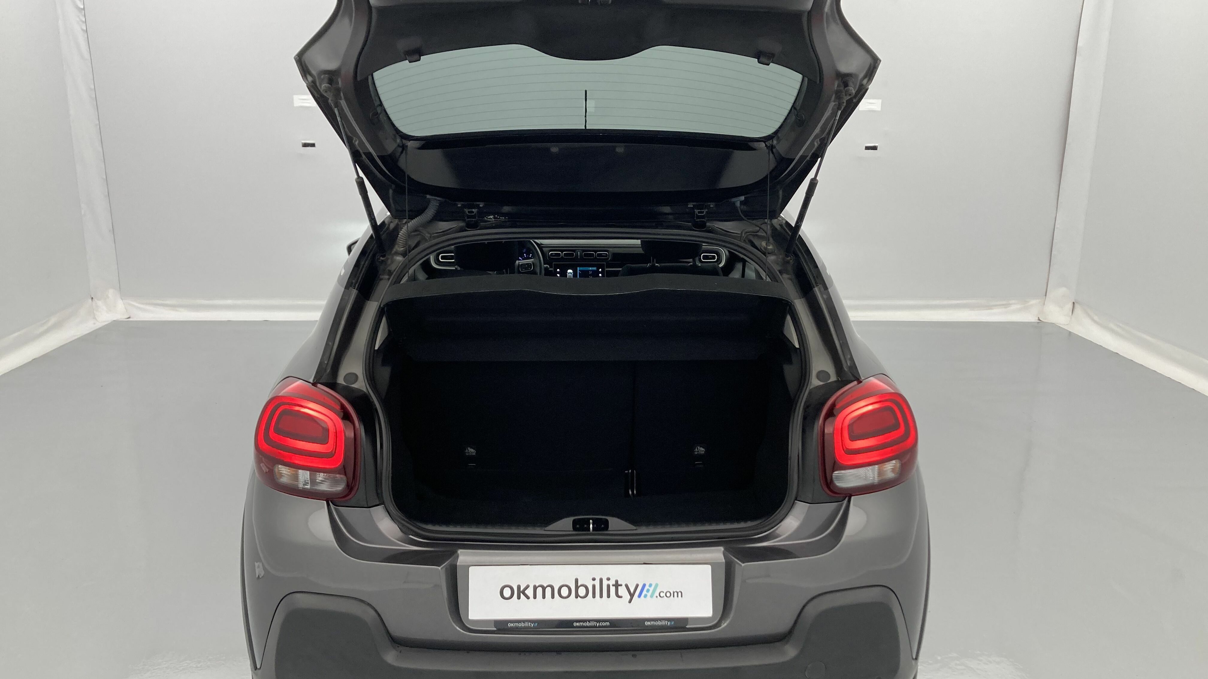 citroen c3 shine 1.2 PURETECH 110 EAT 2023 gris platino / negro 17