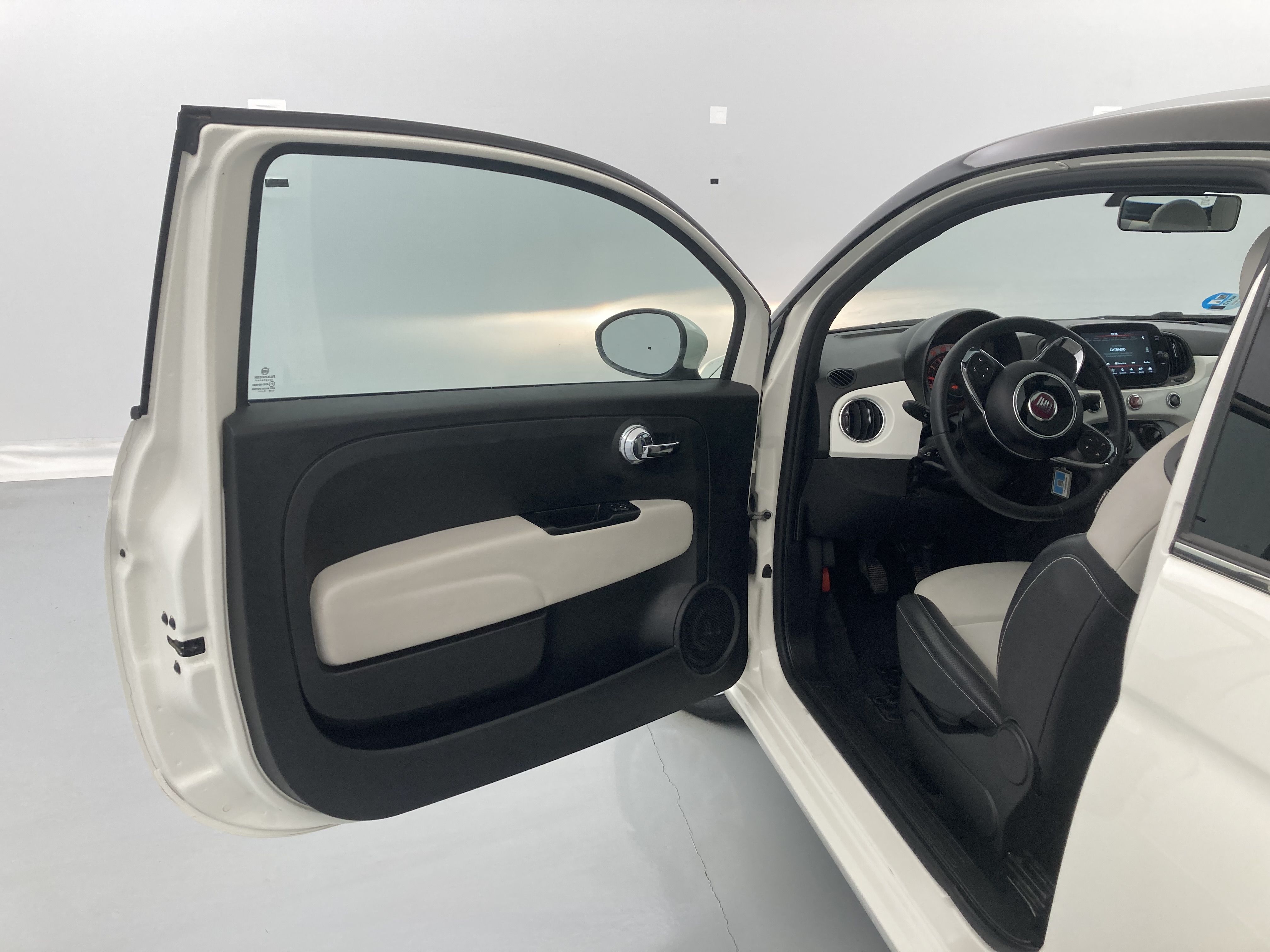 fiat 500 dolcevita 1.0 HYBRID 70 MHEV 2022 bicolor white/black 27