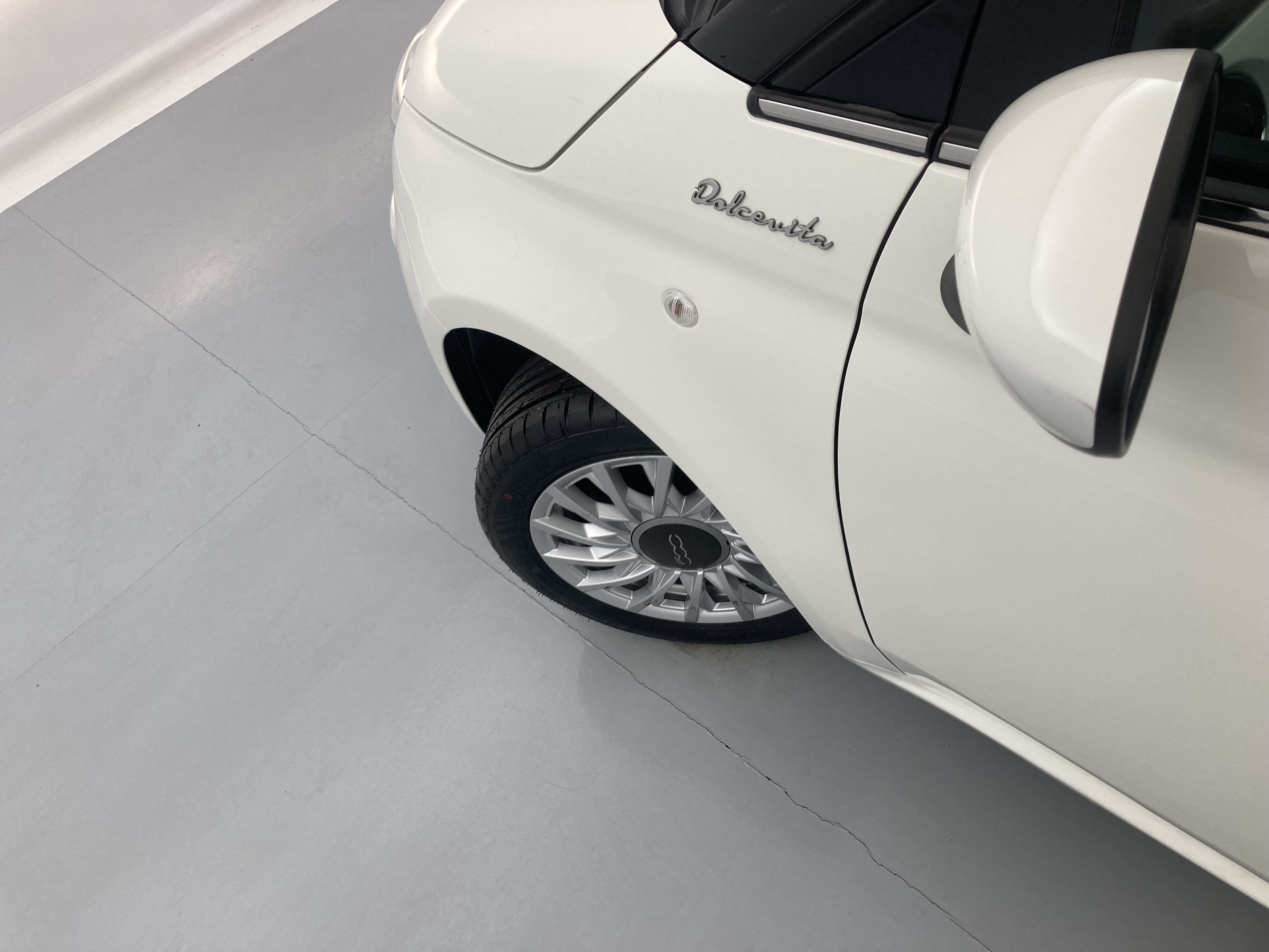 fiat 500 dolcevita 1.0 HYBRID 70 MHEV 2022 bicolor white/black 30